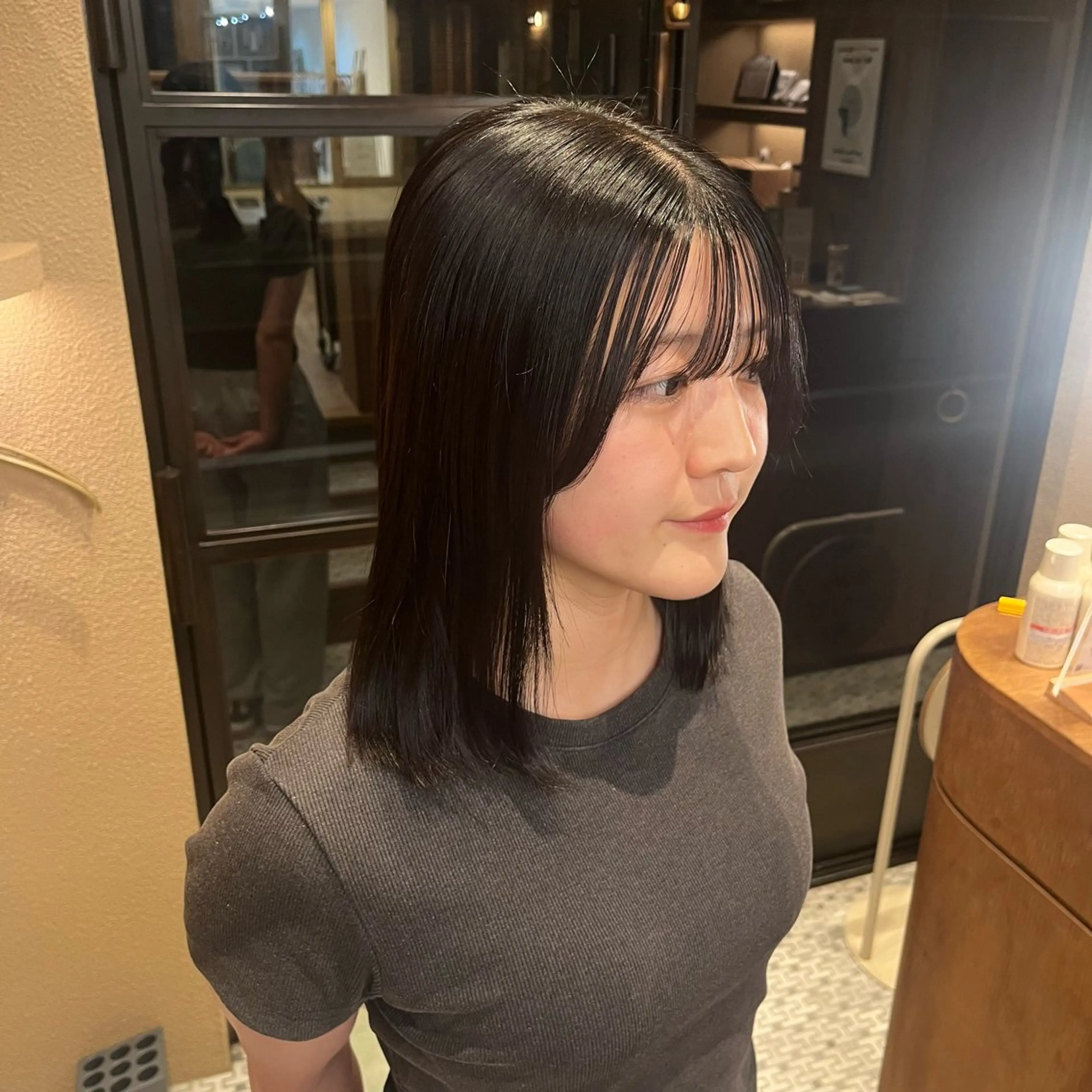 セミロング カット ヘアカラー Wカラー🐾 ハルナのヘアスタイル