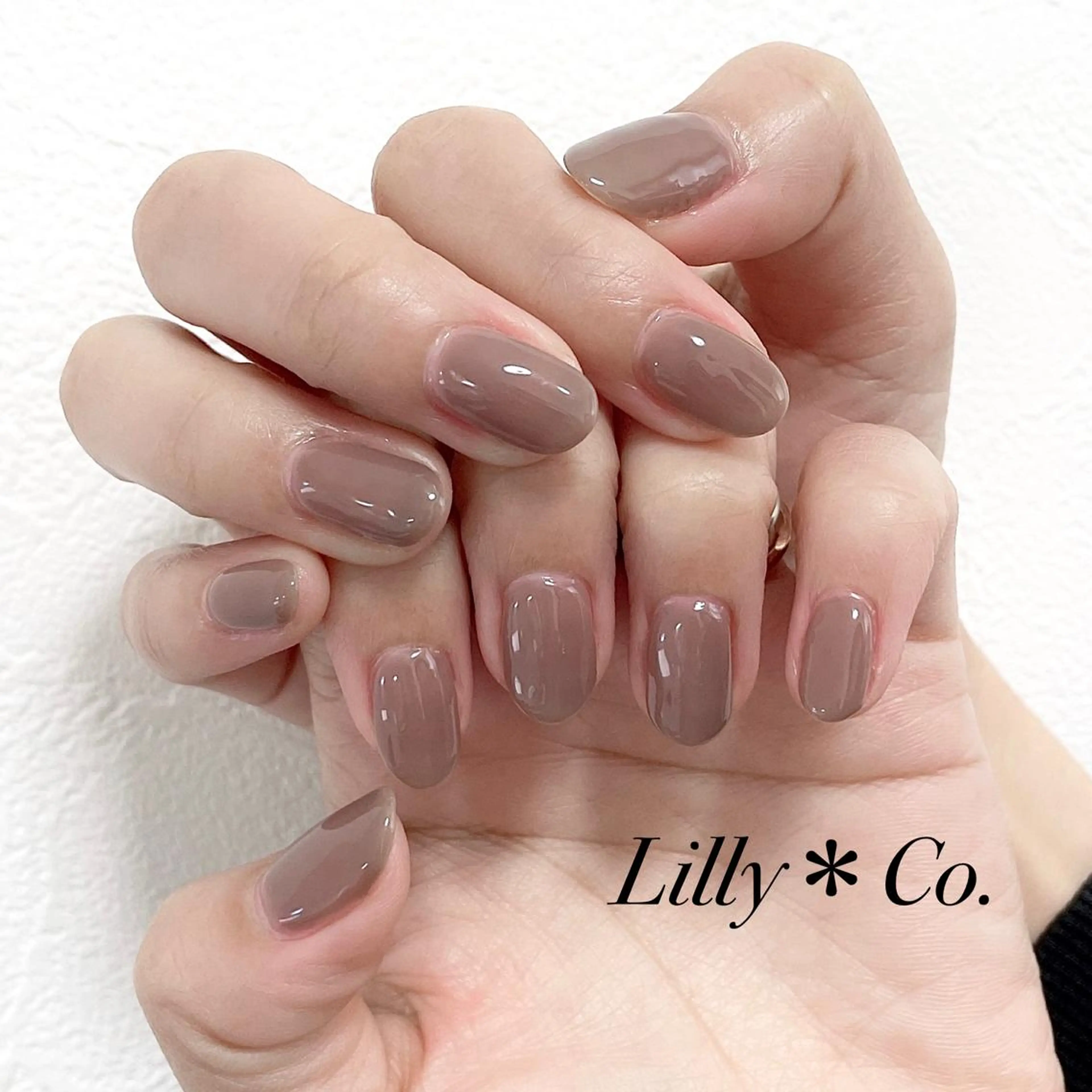 ネイル ワンカラーネイル ピンク ハンドネイル ハンドケア Lilly Co.のネイルデザイン