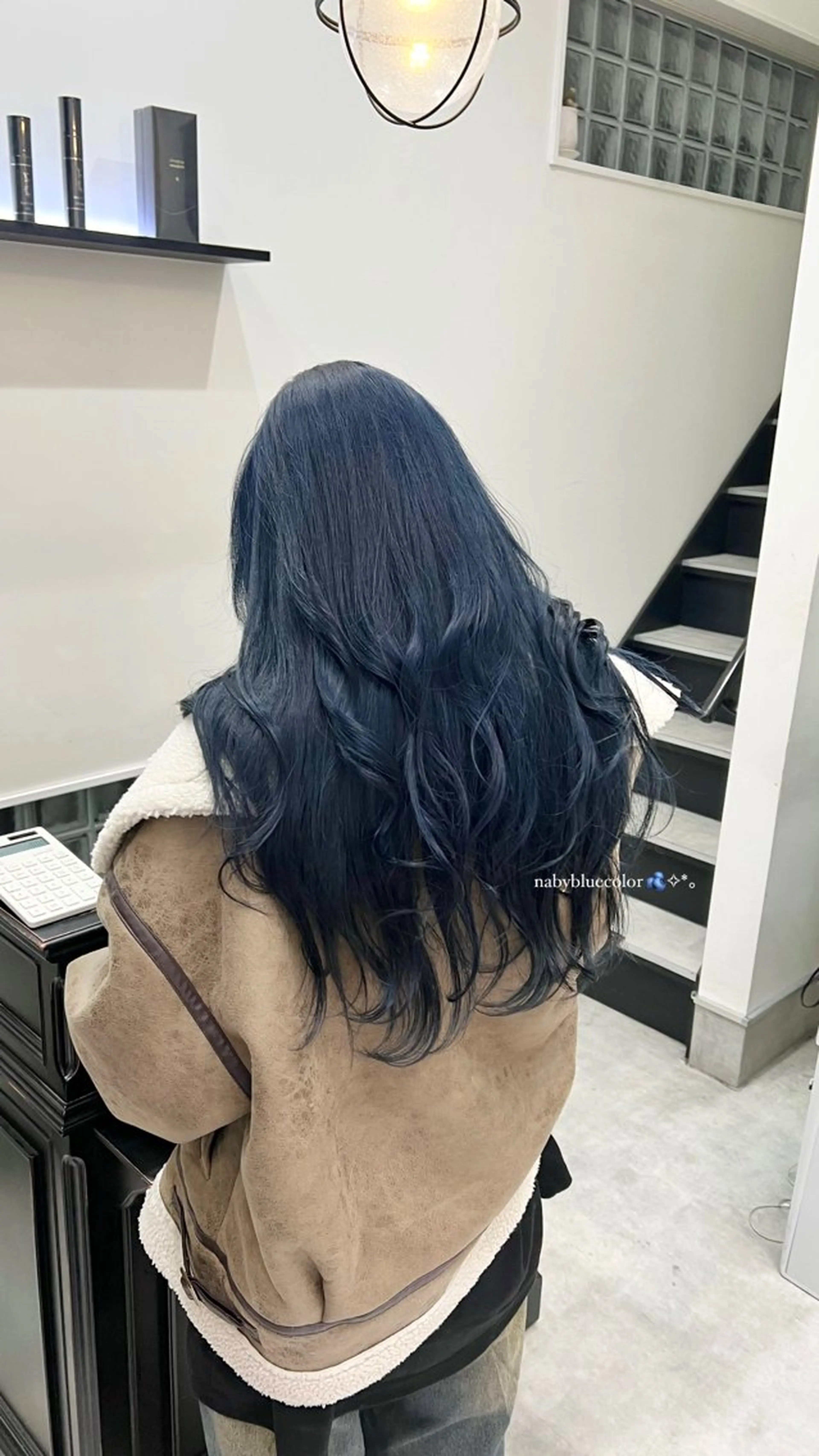 ロング カラー ブルーカラー ネイビーカラー ヘアカラー トリートメント 黒阪 なみのヘアスタイル