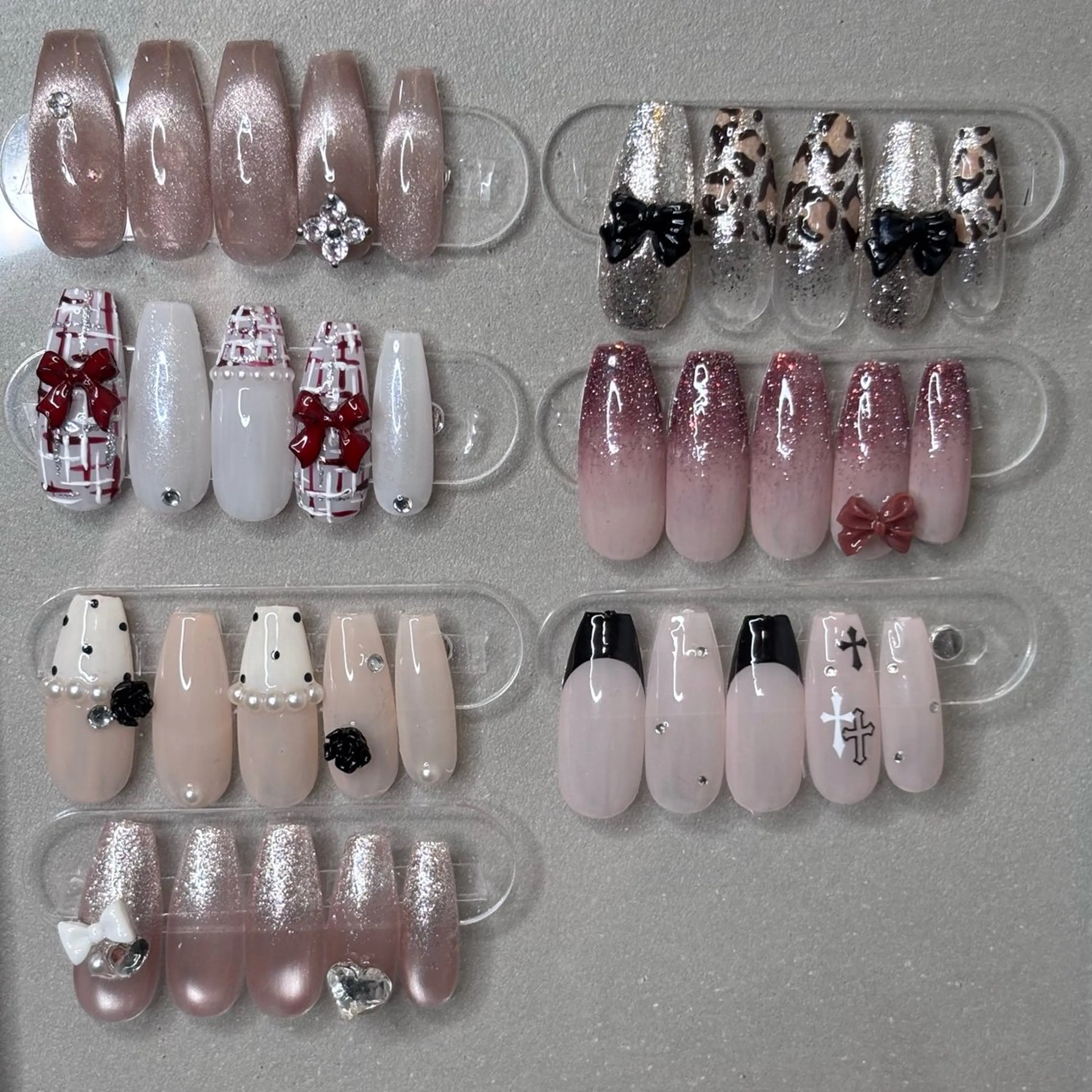 【オフあり】🎀ハンドネイル 定額デザイン🎀カラー、配置などは変更可能です◎の写真