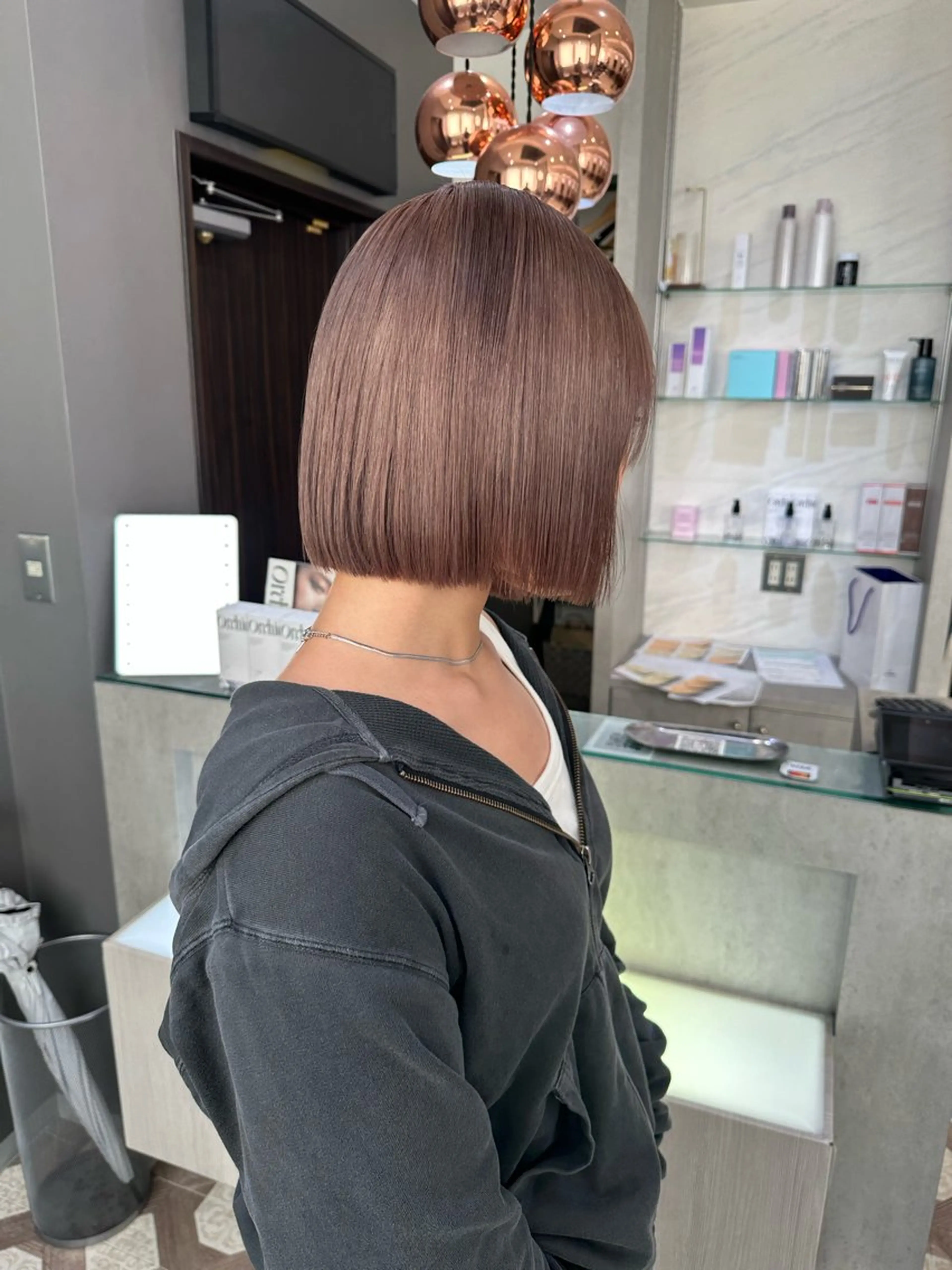 ミディアム カラー ヘアカラー トリートメント AYAKASA 暖色カラー/レイヤーのヘアスタイル