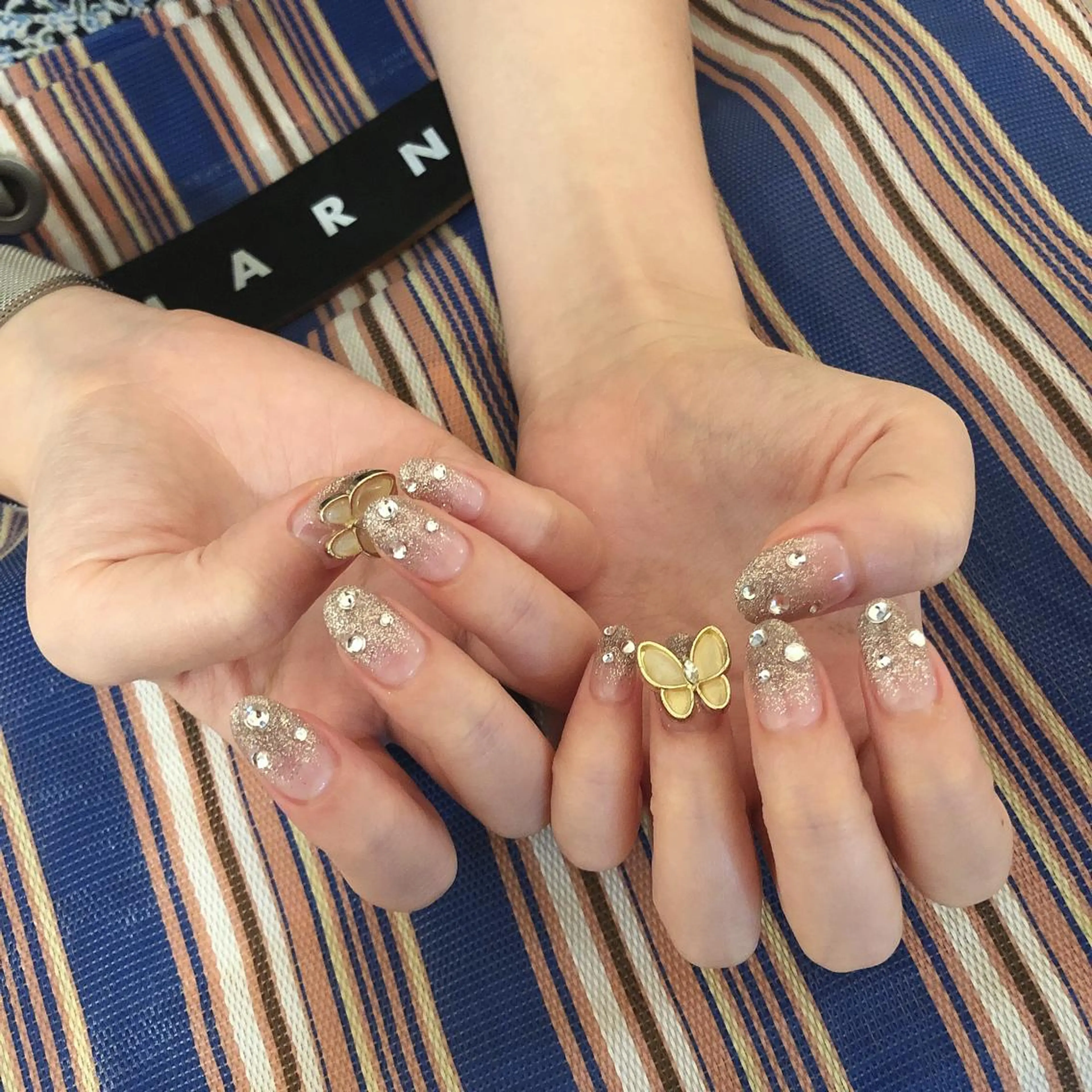 ネイル ハンドネイル フットネイル ハンドケア Nes.Nail所属・Miyagi Asamiのネイルデザイン