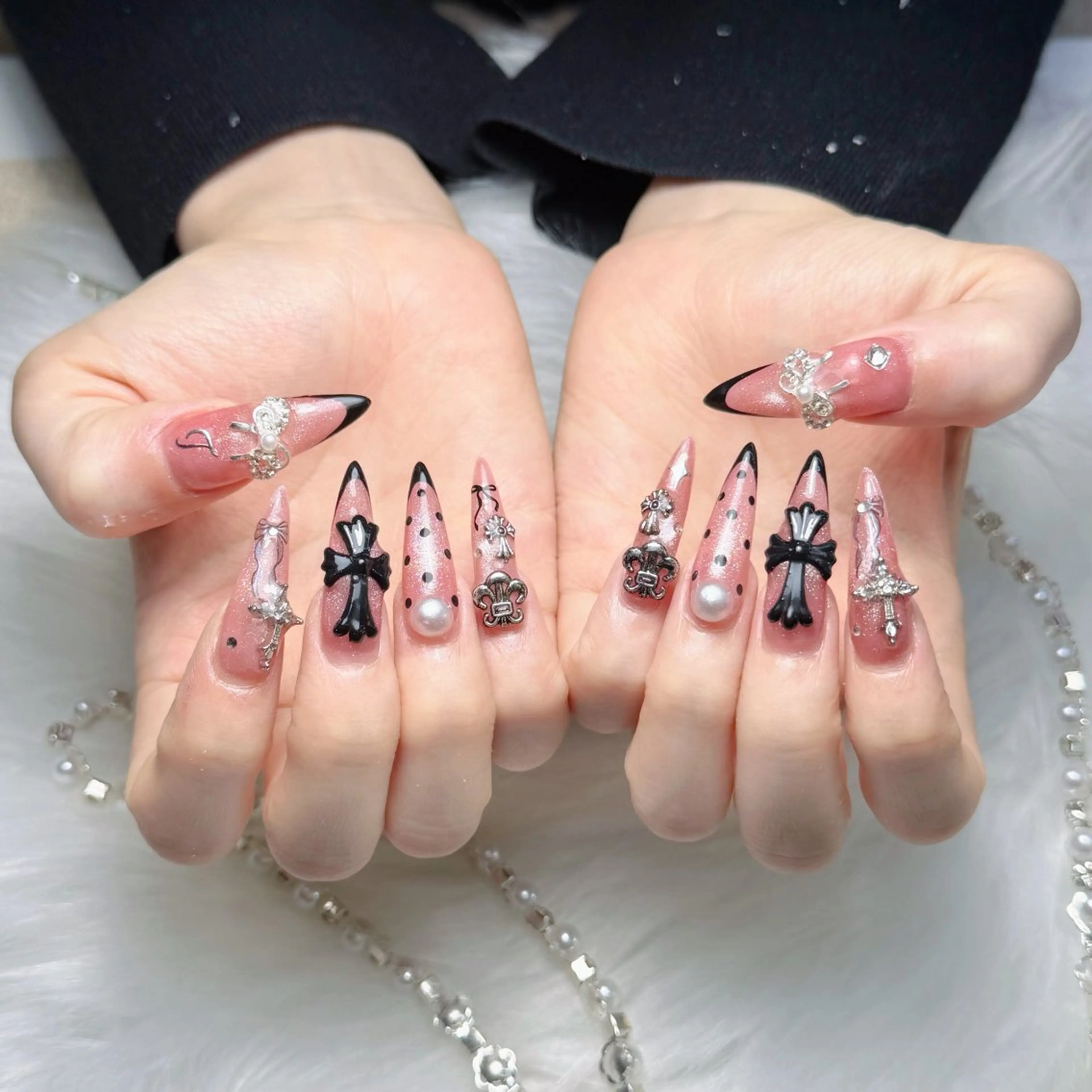 ネイル ハンドネイル ハンドケア いちご ちゃんのネイルデザイン