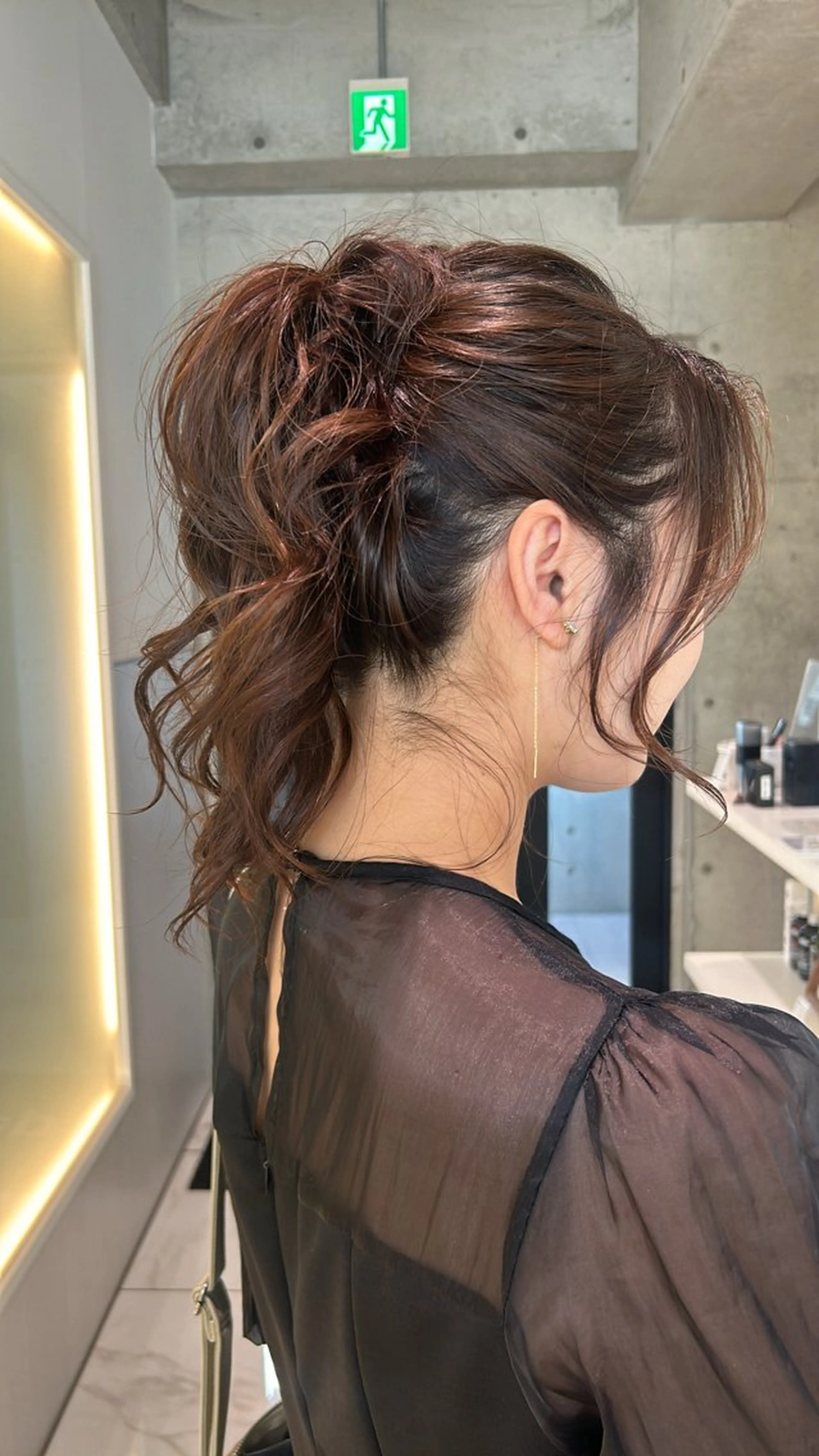 セミロング ヘアアレンジ にった みずきのヘアスタイル