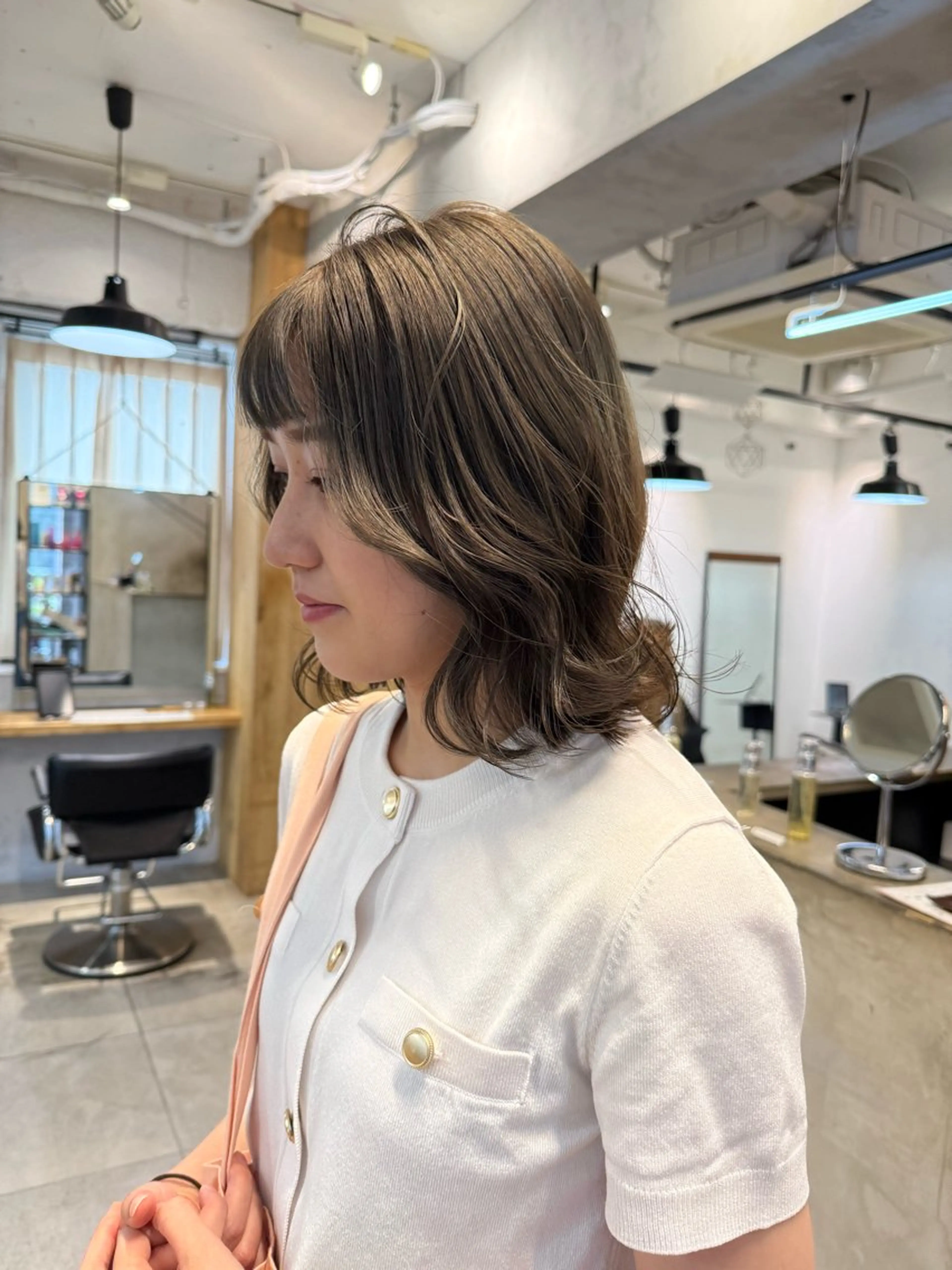 ミディアム カラー カット ヘアカラー トリートメント ミルクティー× グレージュMOMOのヘアスタイル