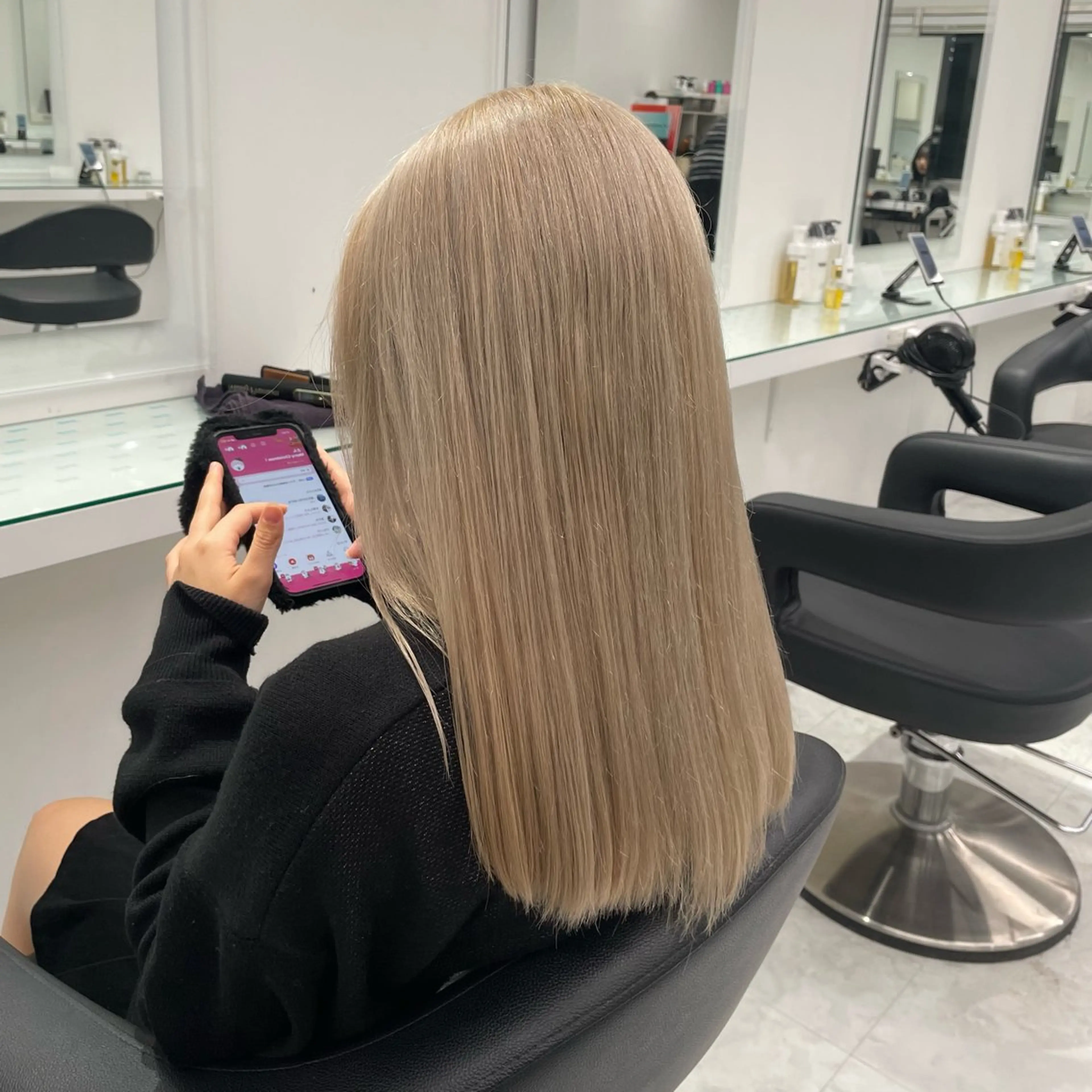 ロング カラー ヘアアレンジ ヘアカラー トリートメント ヘッドスパ ヘアセット ハイトーン艶カラー 🤍ゆうひのヘアスタイル