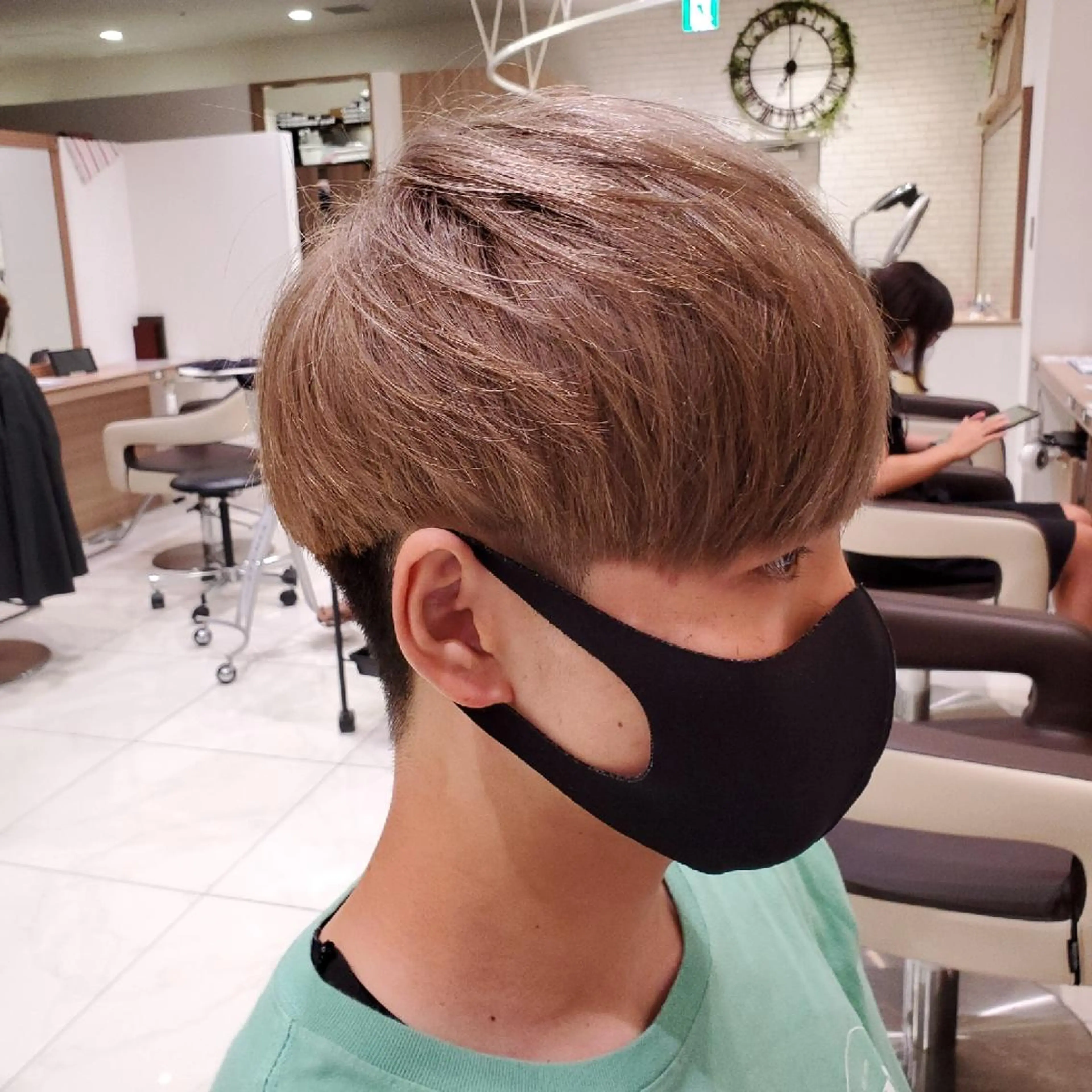 ショート カラー ベージュカラー ブリーチ ミルクティーベージュ 中村 和貴のヘアスタイル