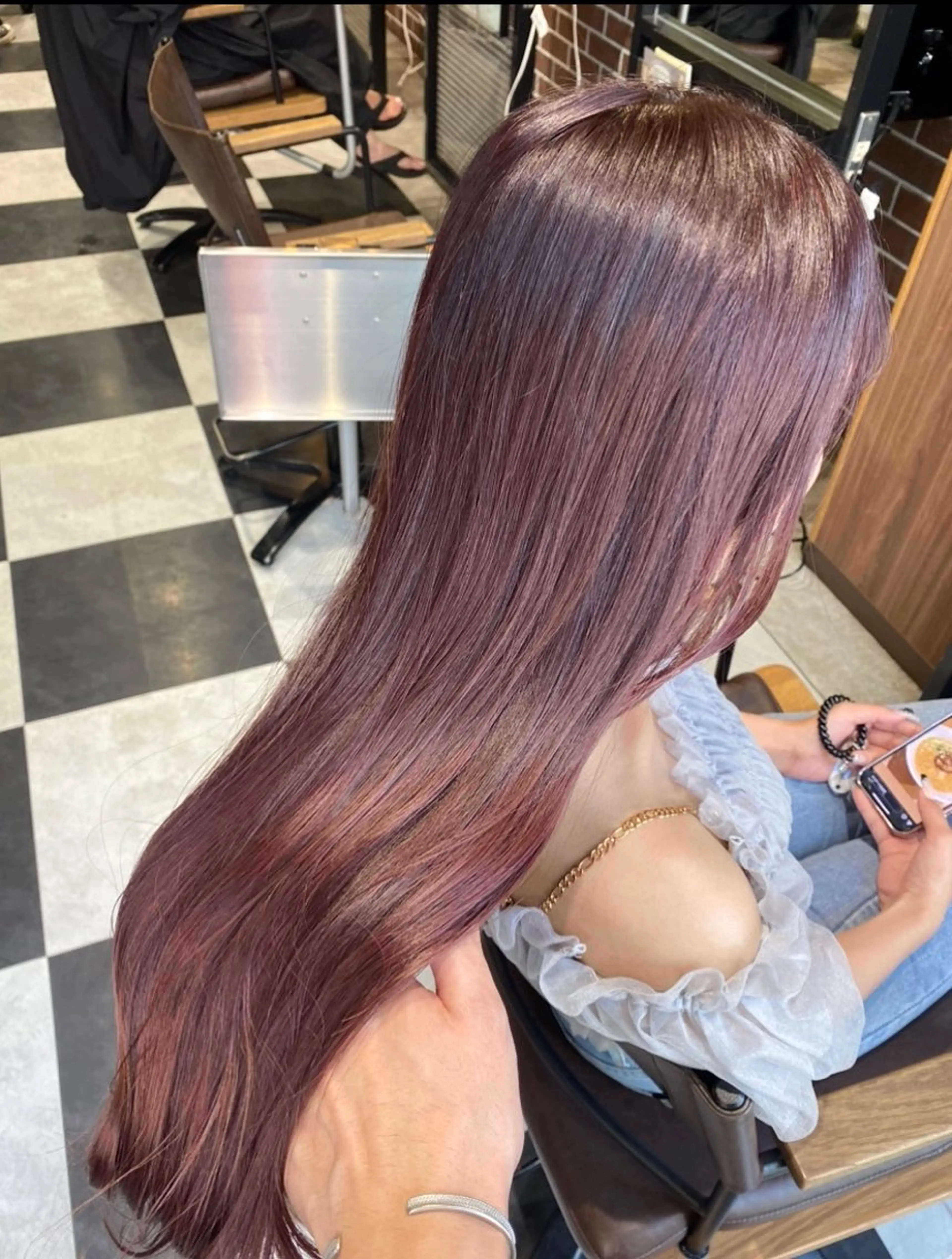 🟧🔻ブリーチなしで高発色🔻🟧　　　　　　　　　　　　　ブリーチなしWカラー➕前髪カット➕Aujuaトリートメントの写真