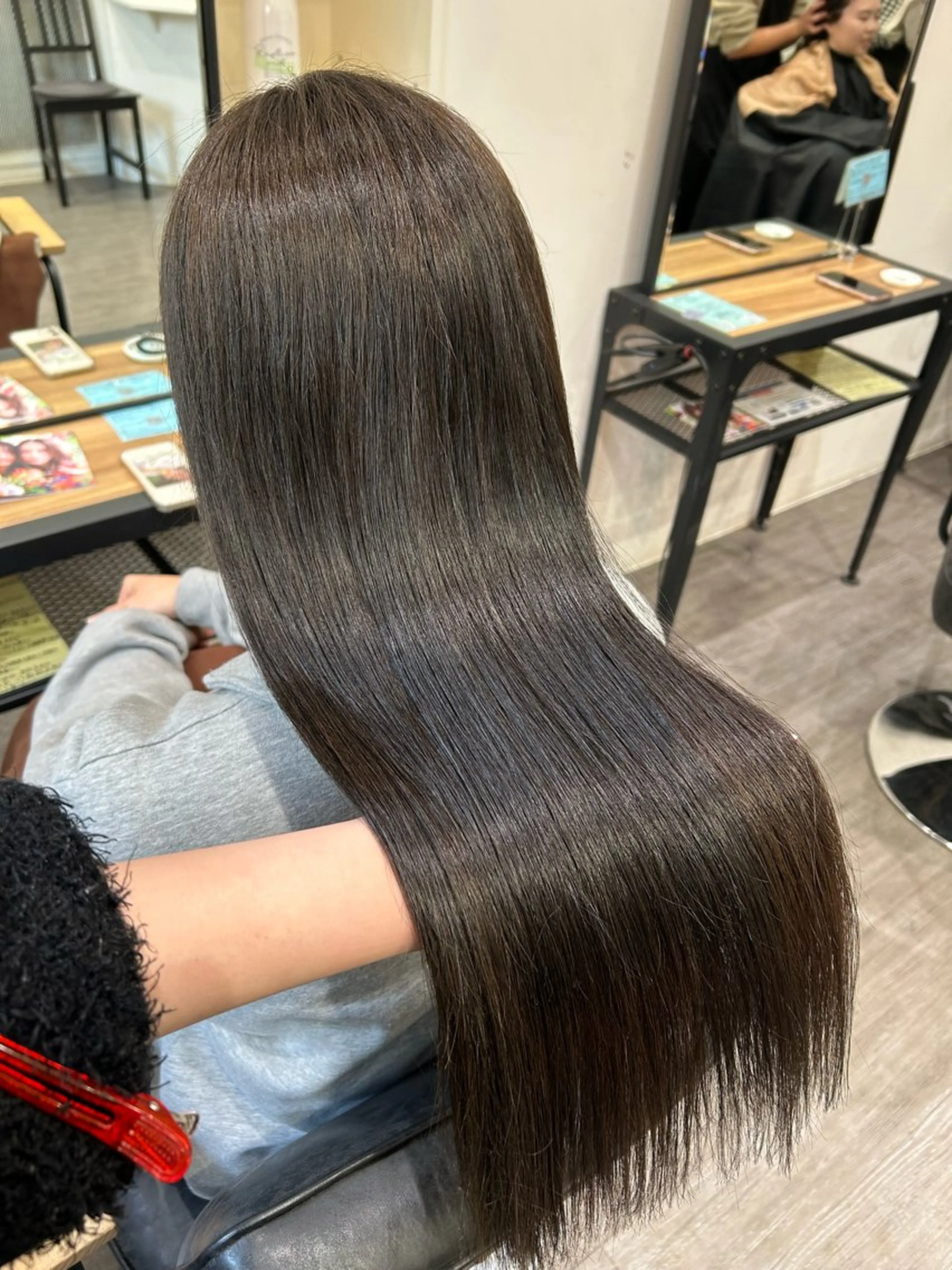 ロング カラー アッシュ アッシュグレー アッシュグレージュ 透明感カラー グレージュ cocotte 💟草間紫音💟のヘアスタイル