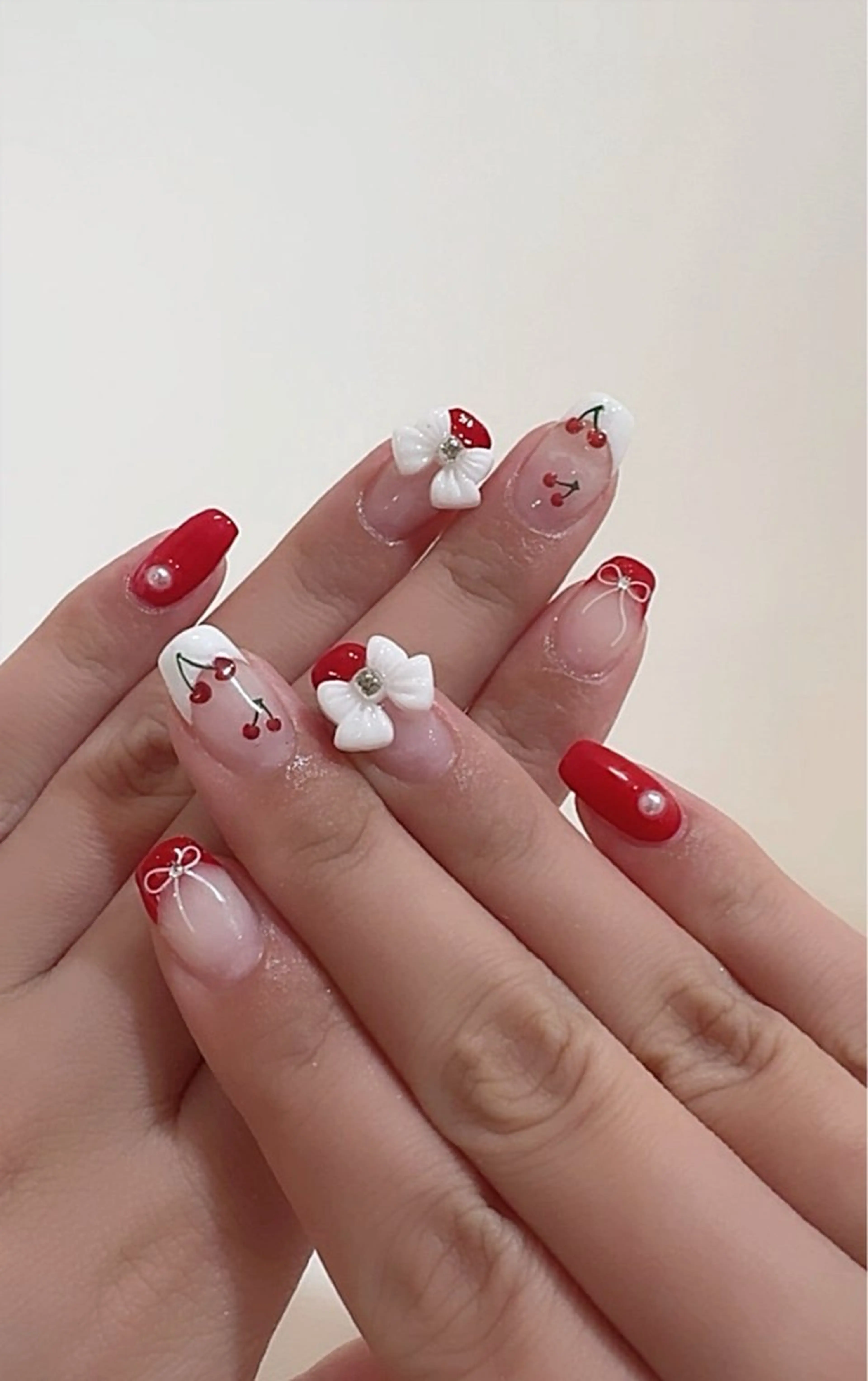 ネイル シュシュ 🎀 girly nailのネイルデザイン