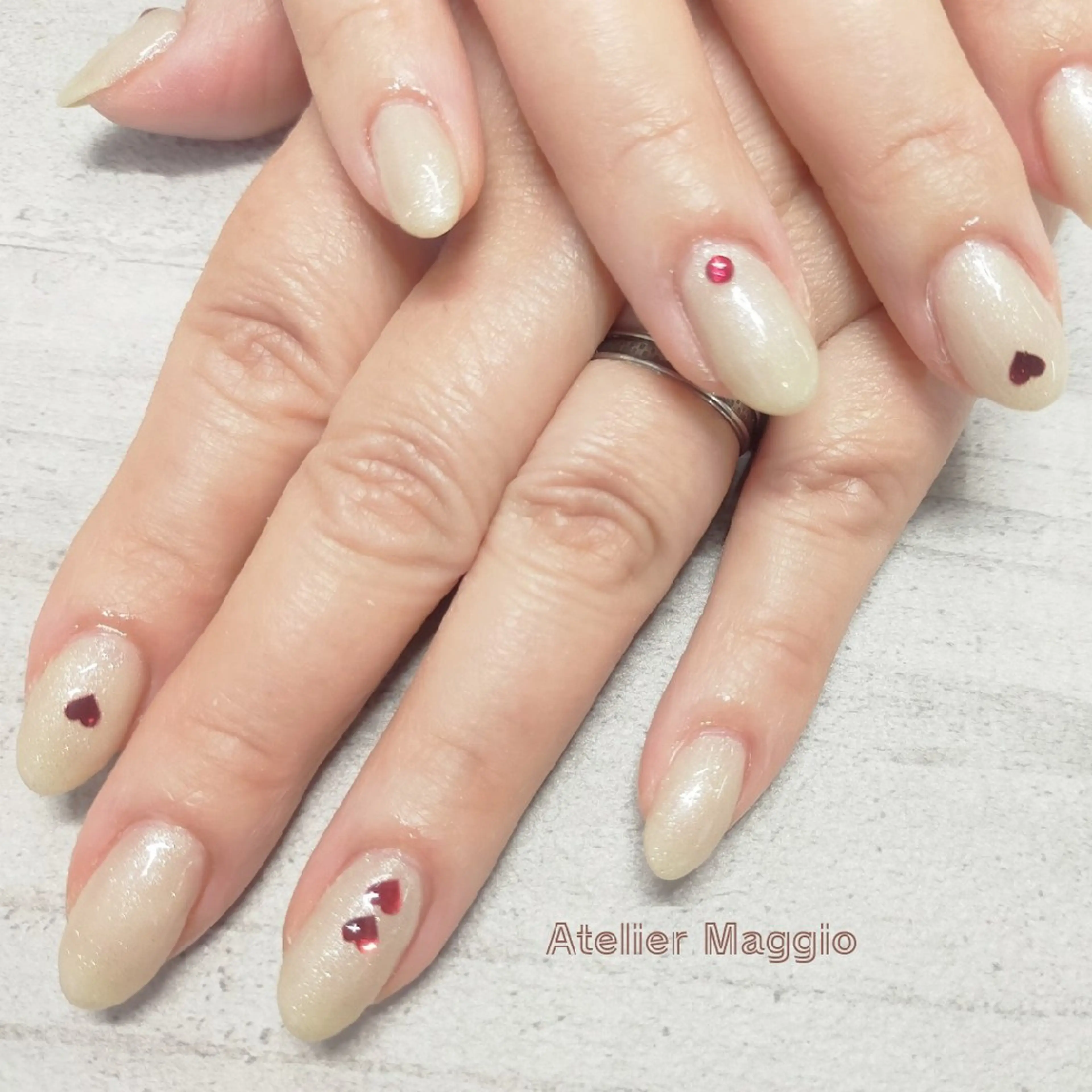 ネイル ジェルネイル ハート ワンカラーネイル ストーンネイル アトリエマッジョ madokaのその他イメージ