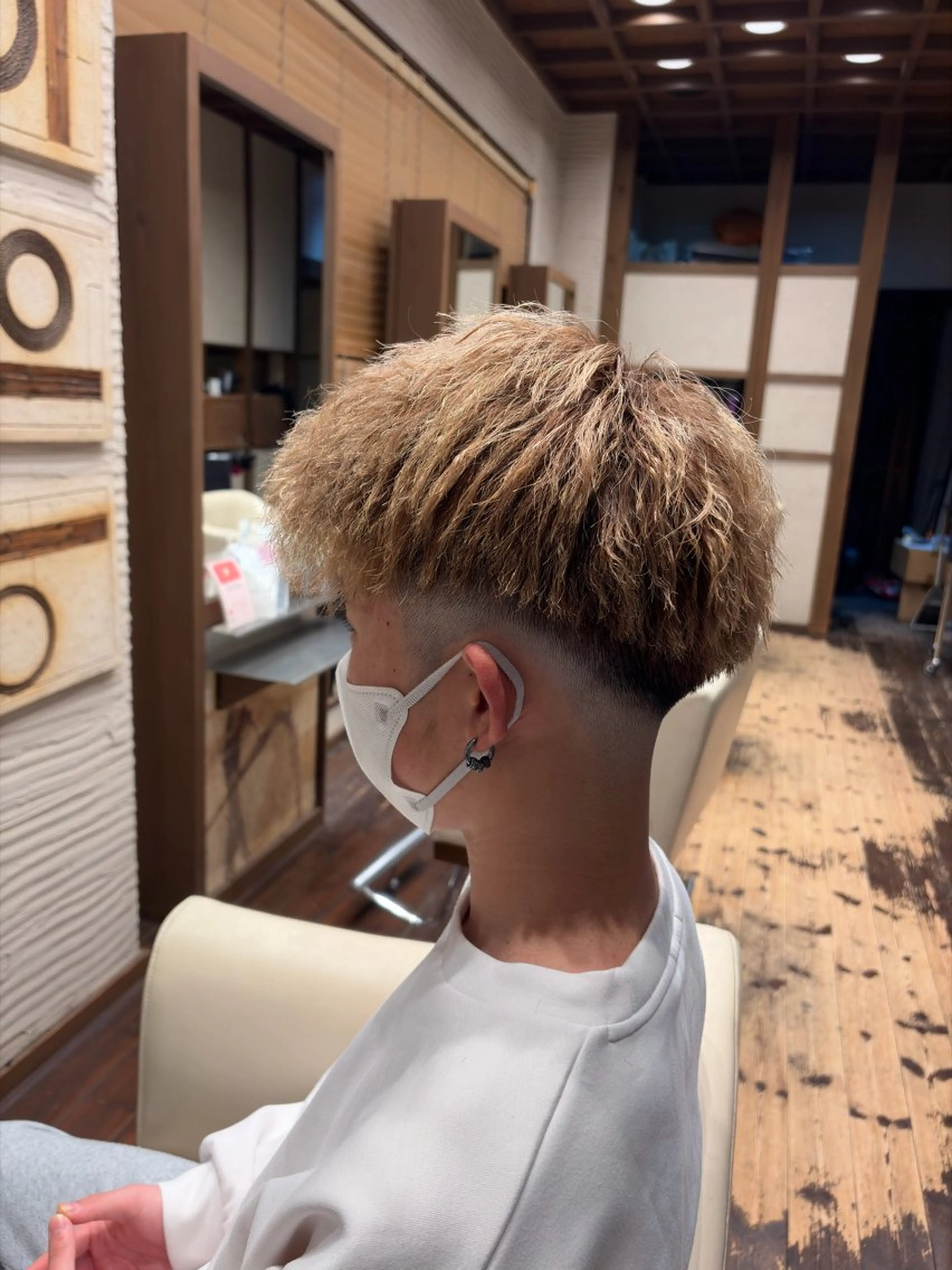 パーマ メンズ メンズパーマ メンズツイストパーマ ツイストパーマ カット パーマ りずむヘアデザイン所属・Rhythm / RYOMAの眉毛・アイブロウイメージ