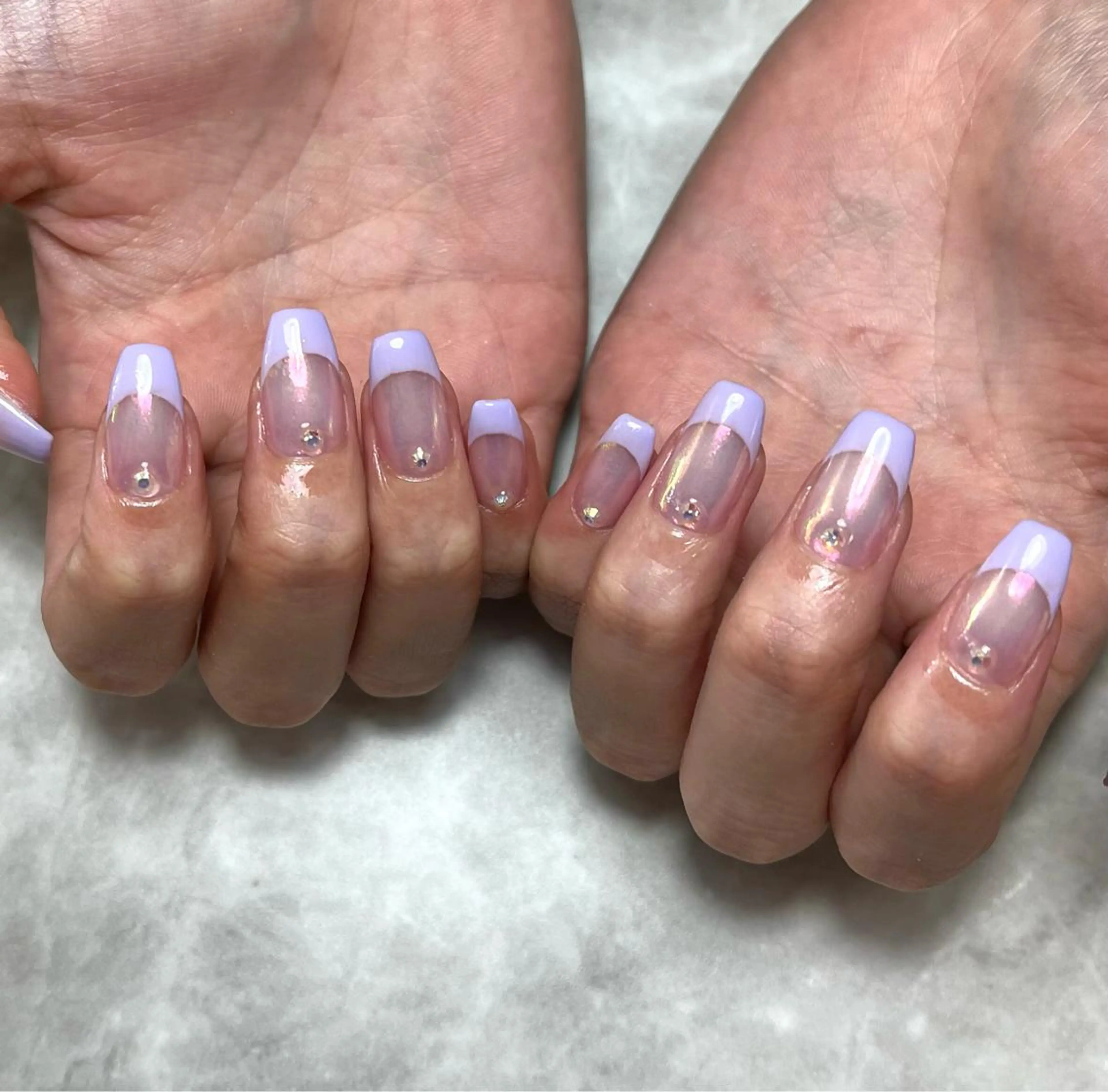 ネイル オーロラネイル パステルネイル パープル スクエアネイル ハンドネイル nails' it...のネイルデザイン