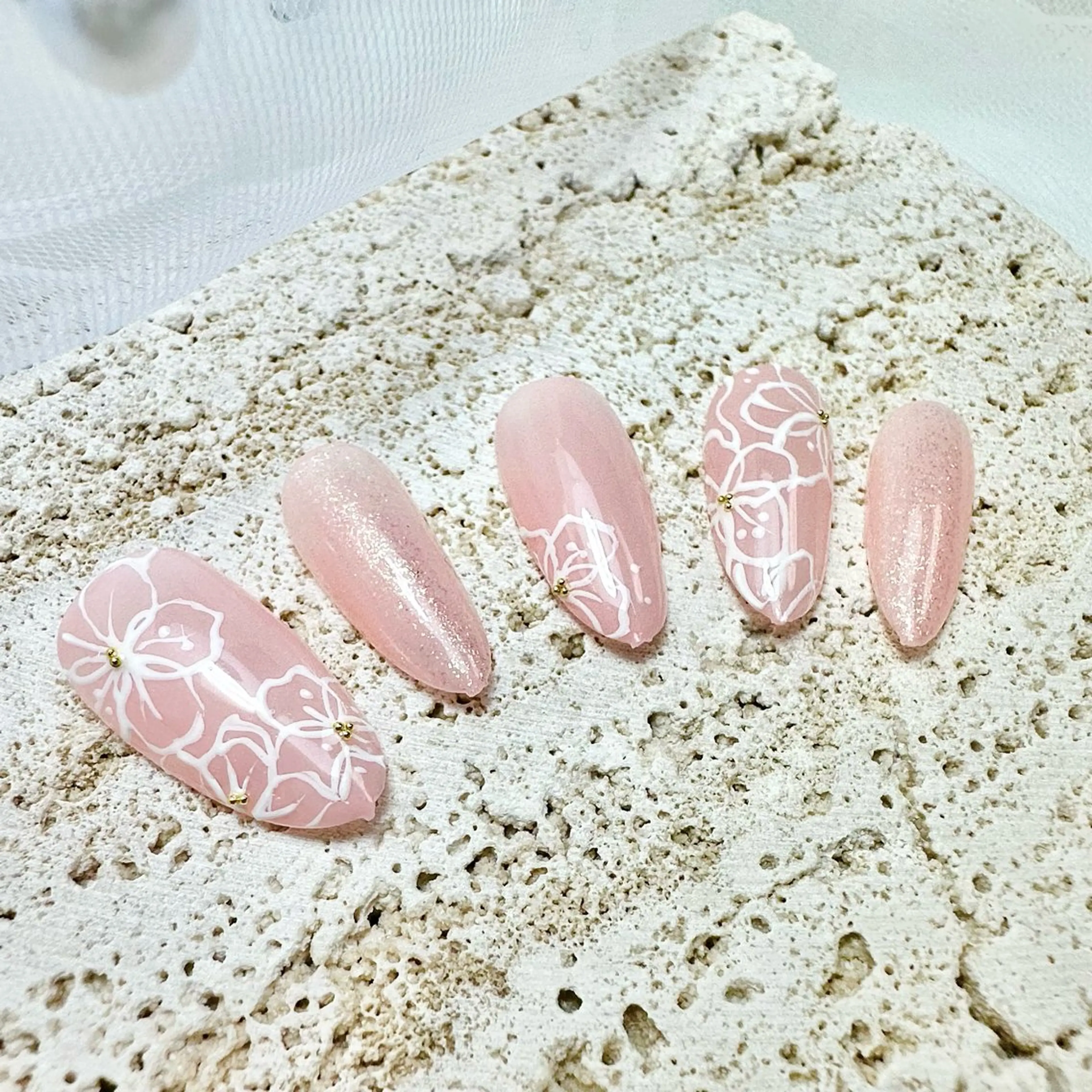 ネイル アートネイル バレンタイン nail salon Feerieのネイルデザイン
