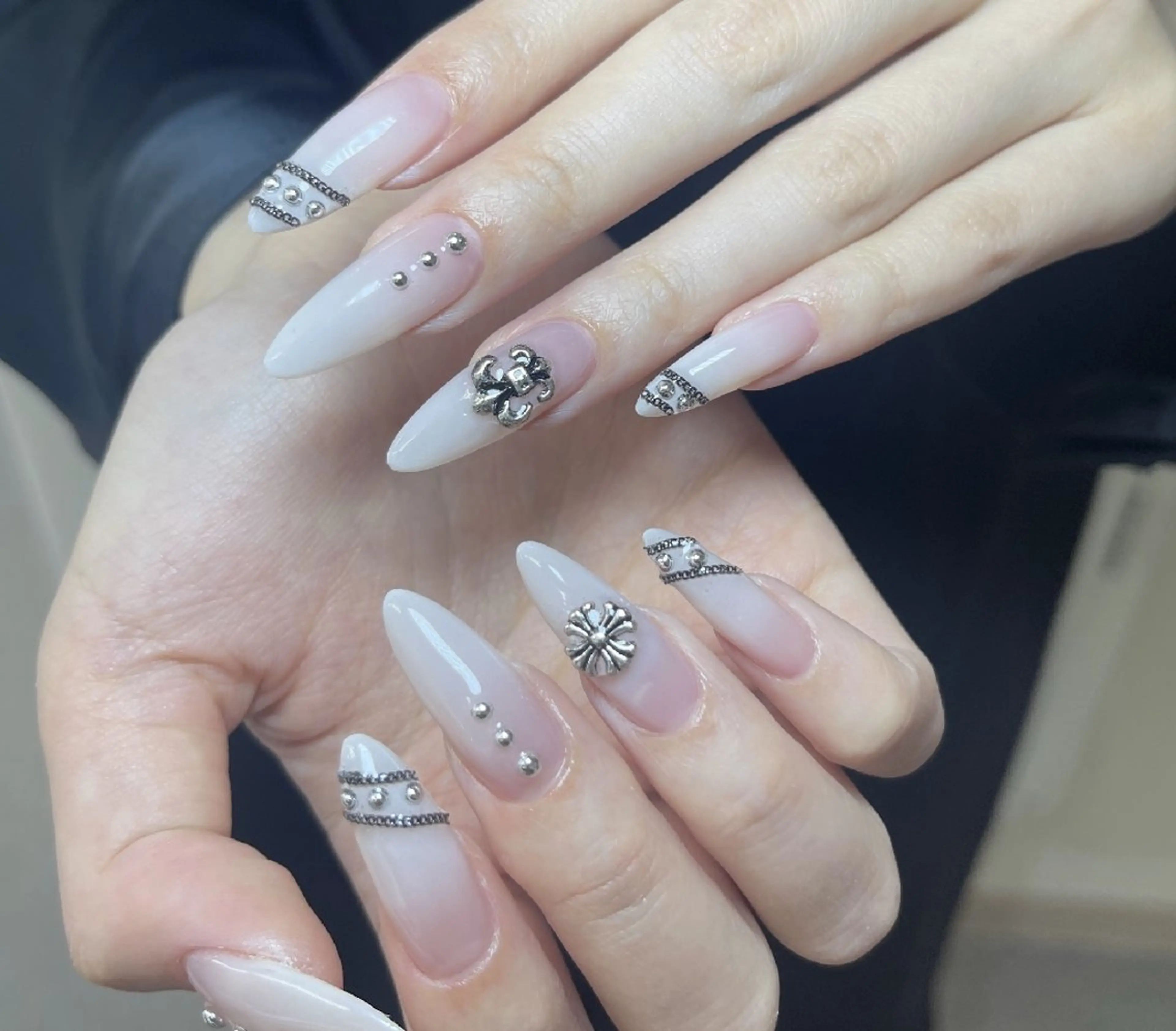 ネイル ハンドネイル PIPPY  NAILS新宿のネイルデザイン
