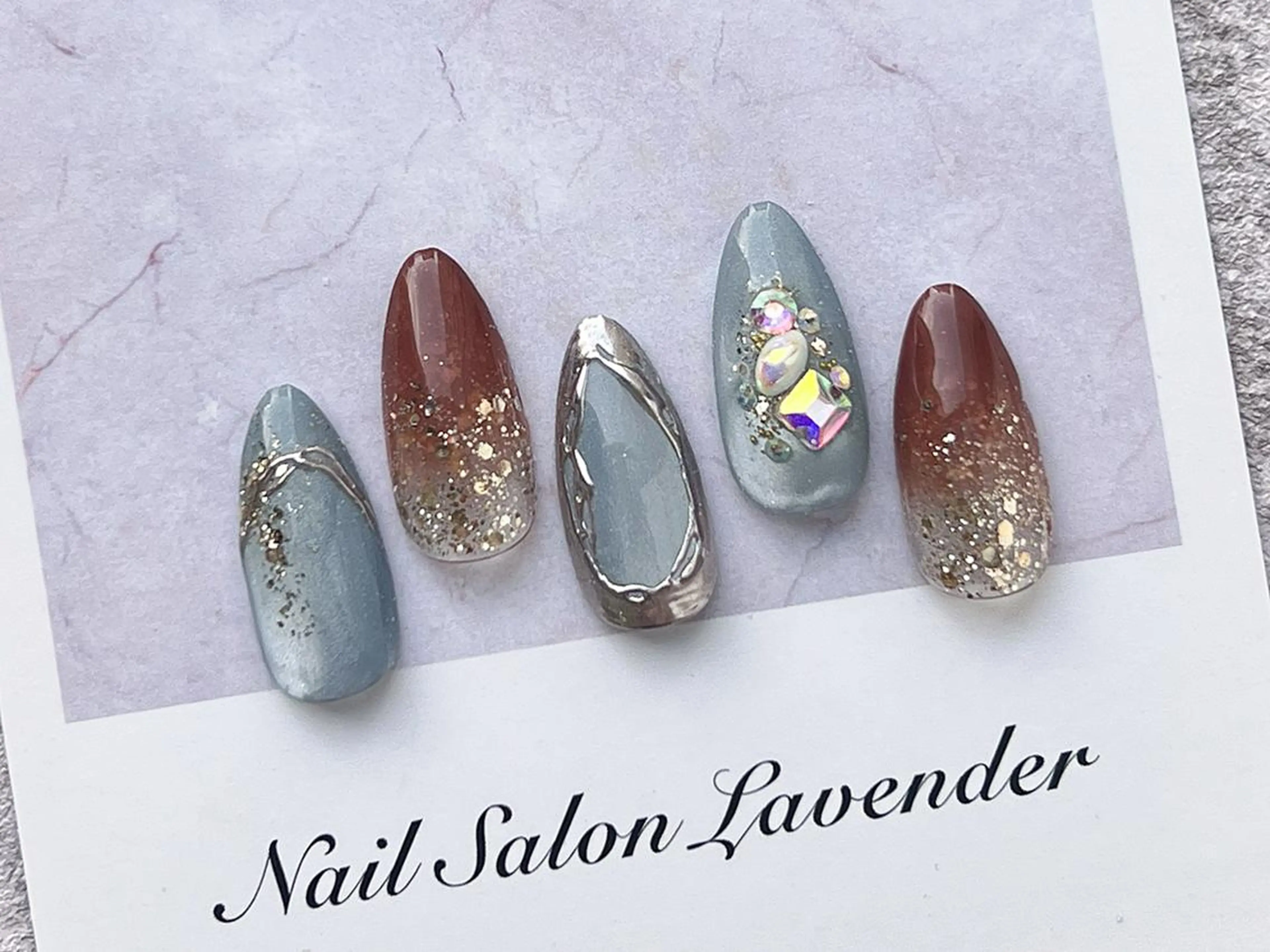 ネイル ゴージャス 佐藤 ニーナ★ラベンダーのネイルデザイン