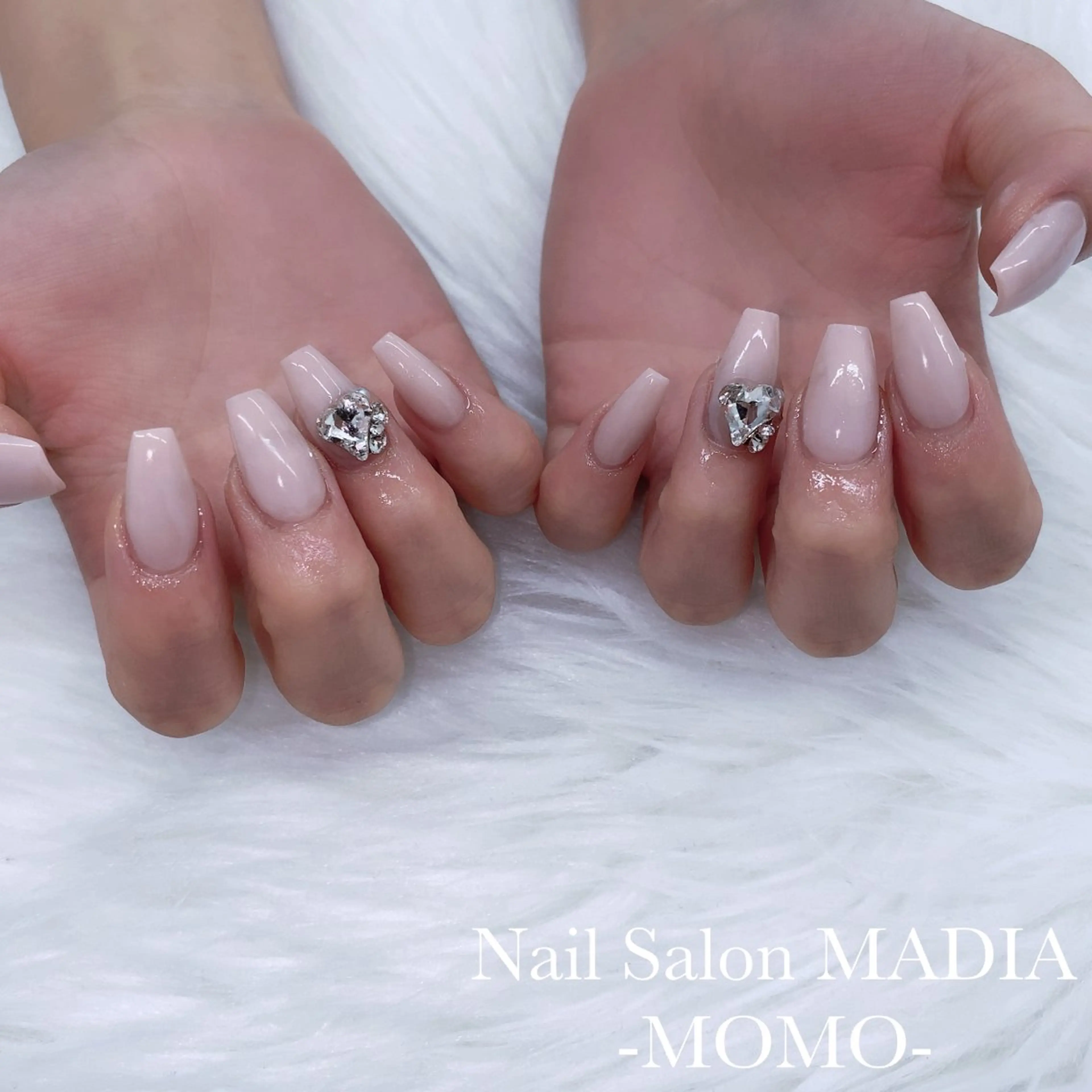 ネイル MADIA所属・momo .のネイルデザイン