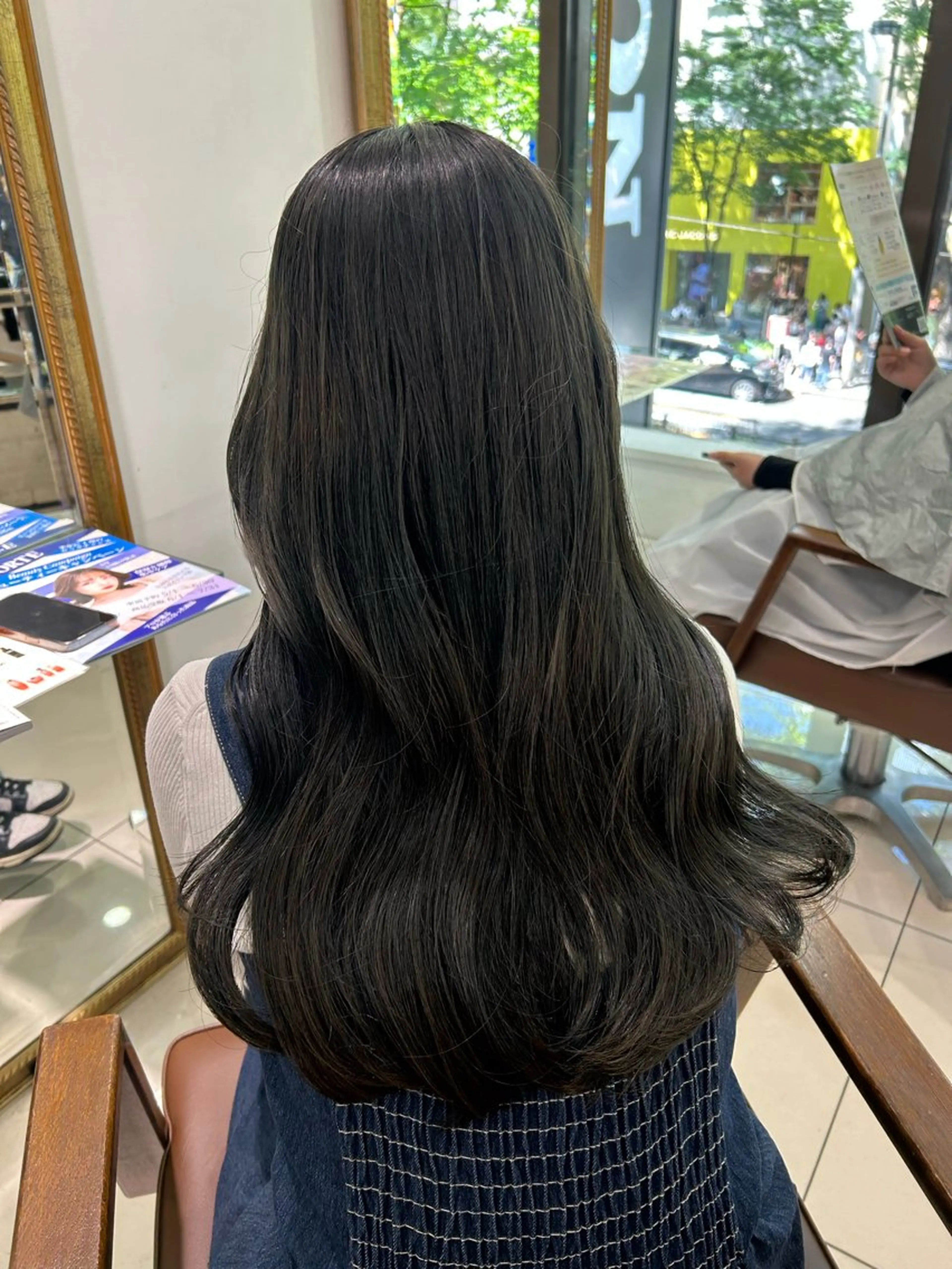 ロング カラー グレージュ オリーブグレージュ オリーブグレー ヘアカラー トリートメント 髪質改善透明感カラー 🩶Nanakoのヘアスタイル