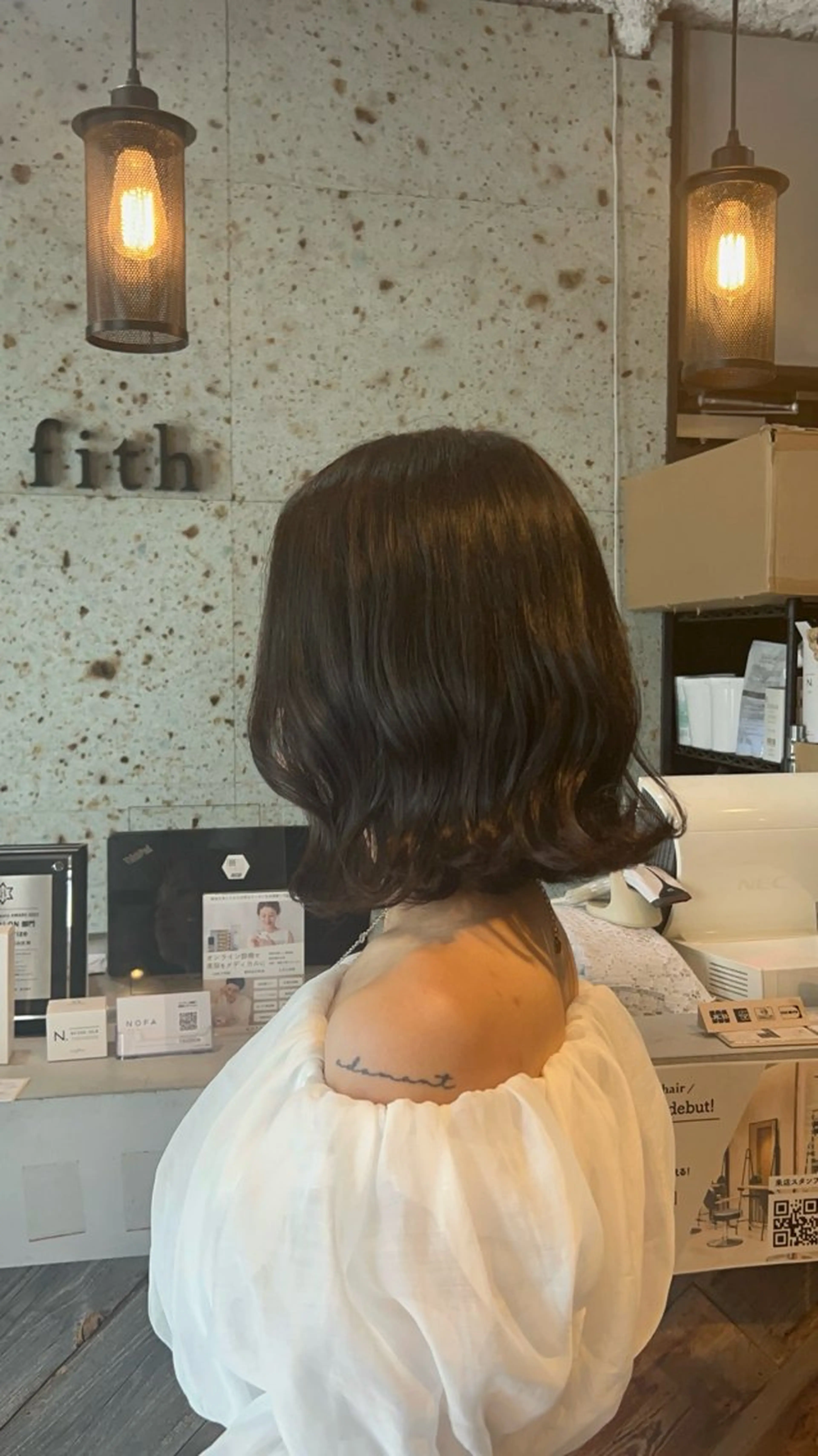 ショート lafith hair Glanz 桂所属・かじももな｜縮毛矯正 ｜透明感カラーのヘアスタイル