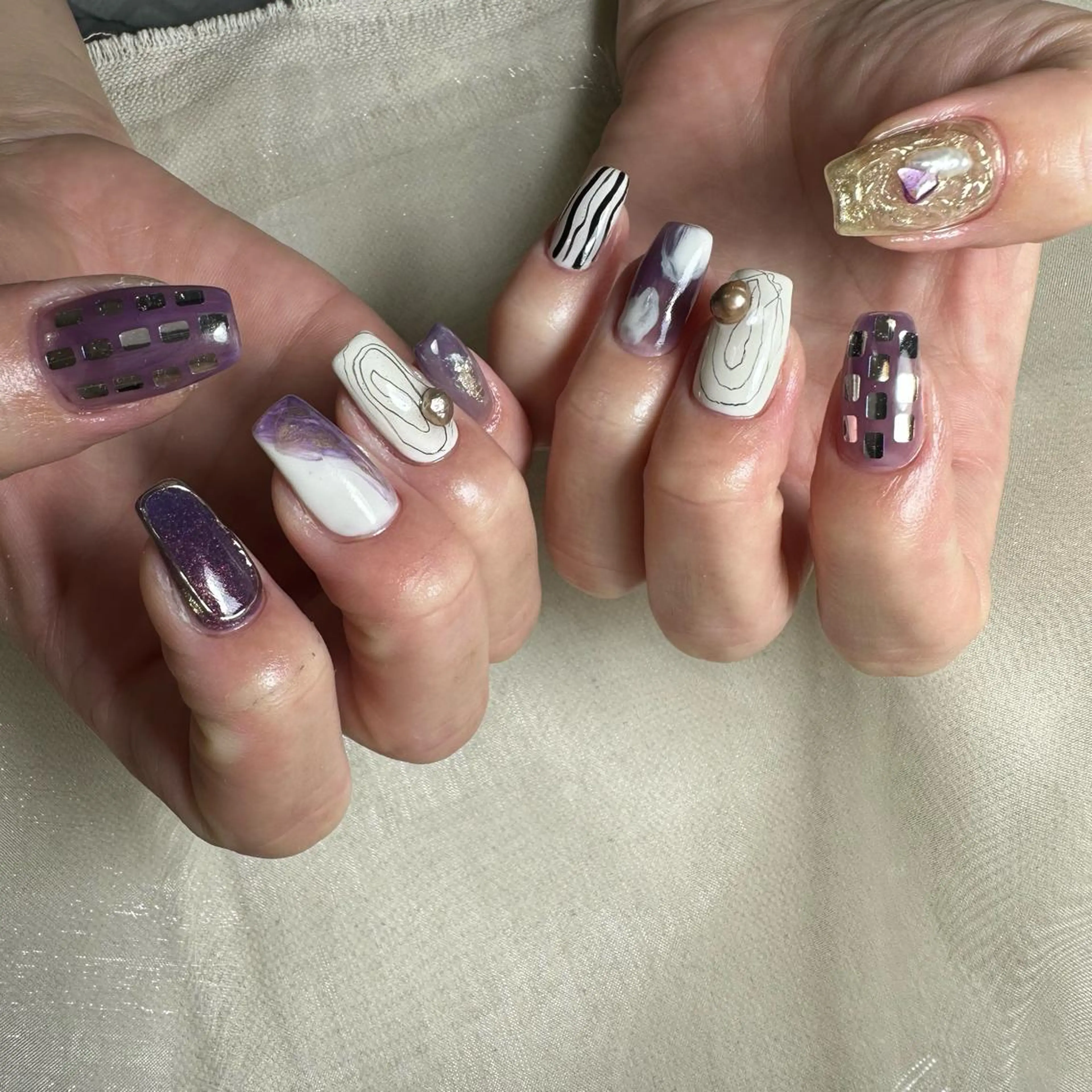 ネイル ハンドネイル repos~ルポ~所属・里見 麗のネイルデザイン