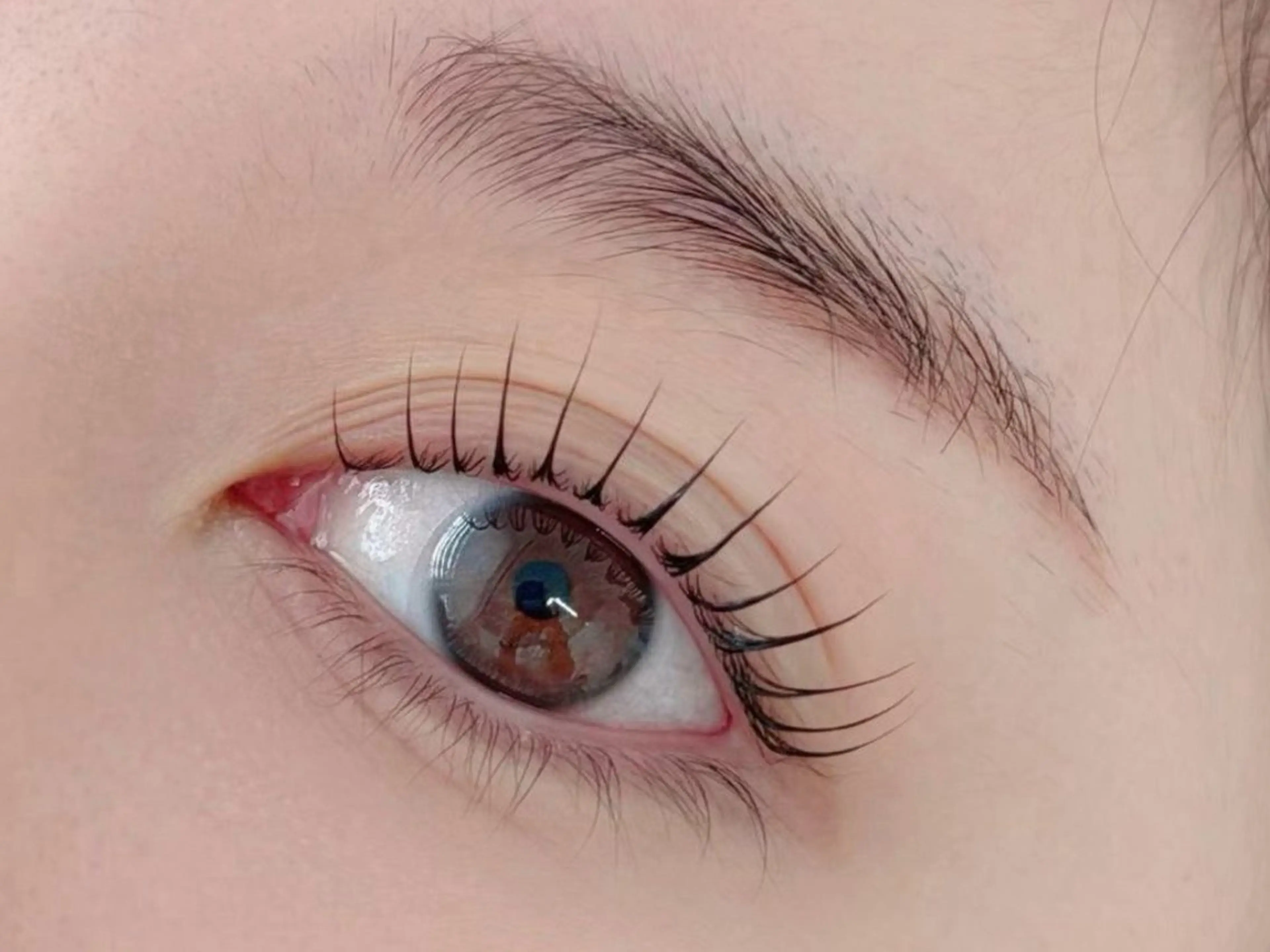 マツエク・マツパ 束感まつ毛 カラーマツエク フラットラッシュ パリジェンヌラッシュリフト まつげパーマ Queen Salonのエステ・リラクイメージ