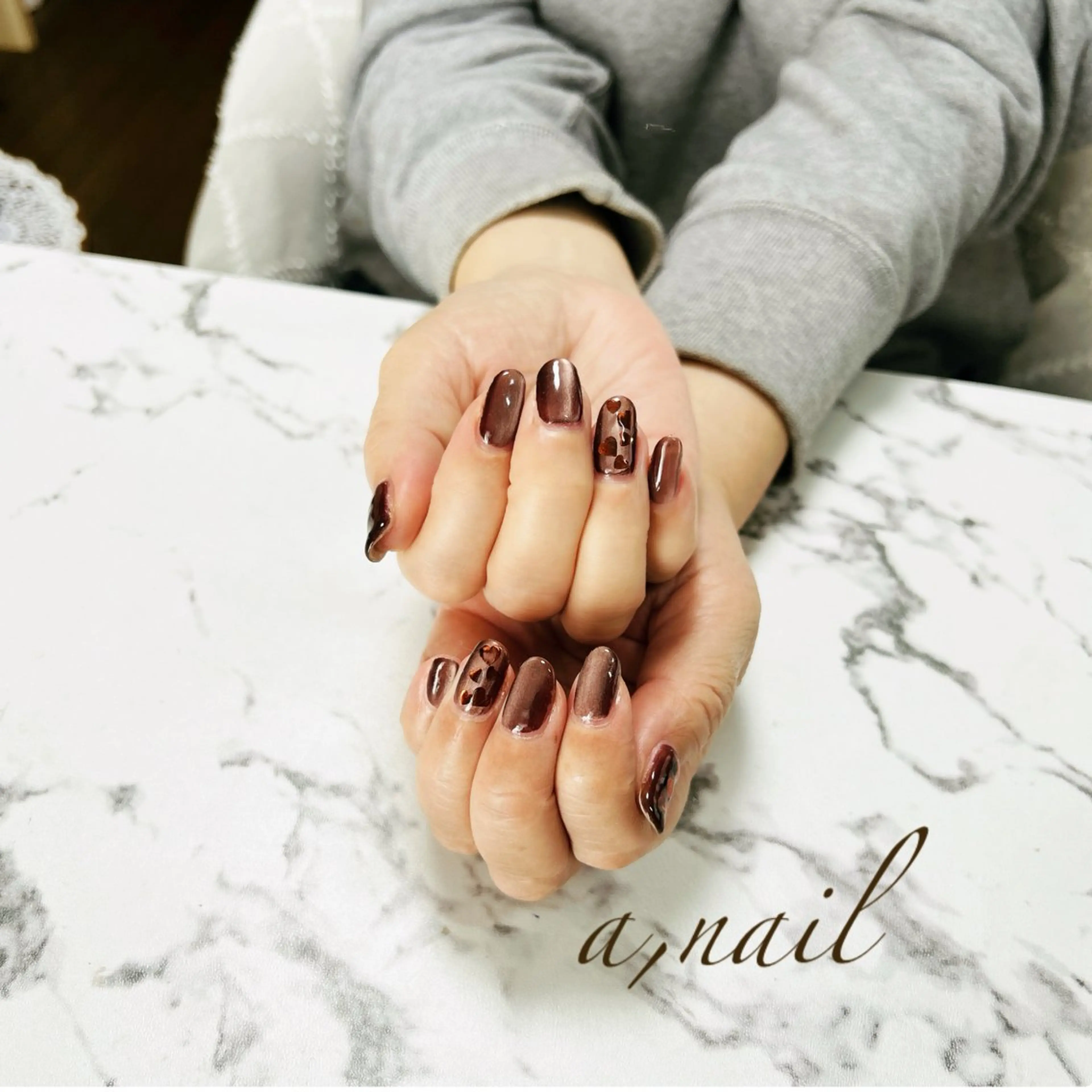 ネイル ハート ホログラムネイル キラキラネイル マグネットネイル シンプルネイル ハンドネイル ネイルサロン エーネイルのネイルデザイン