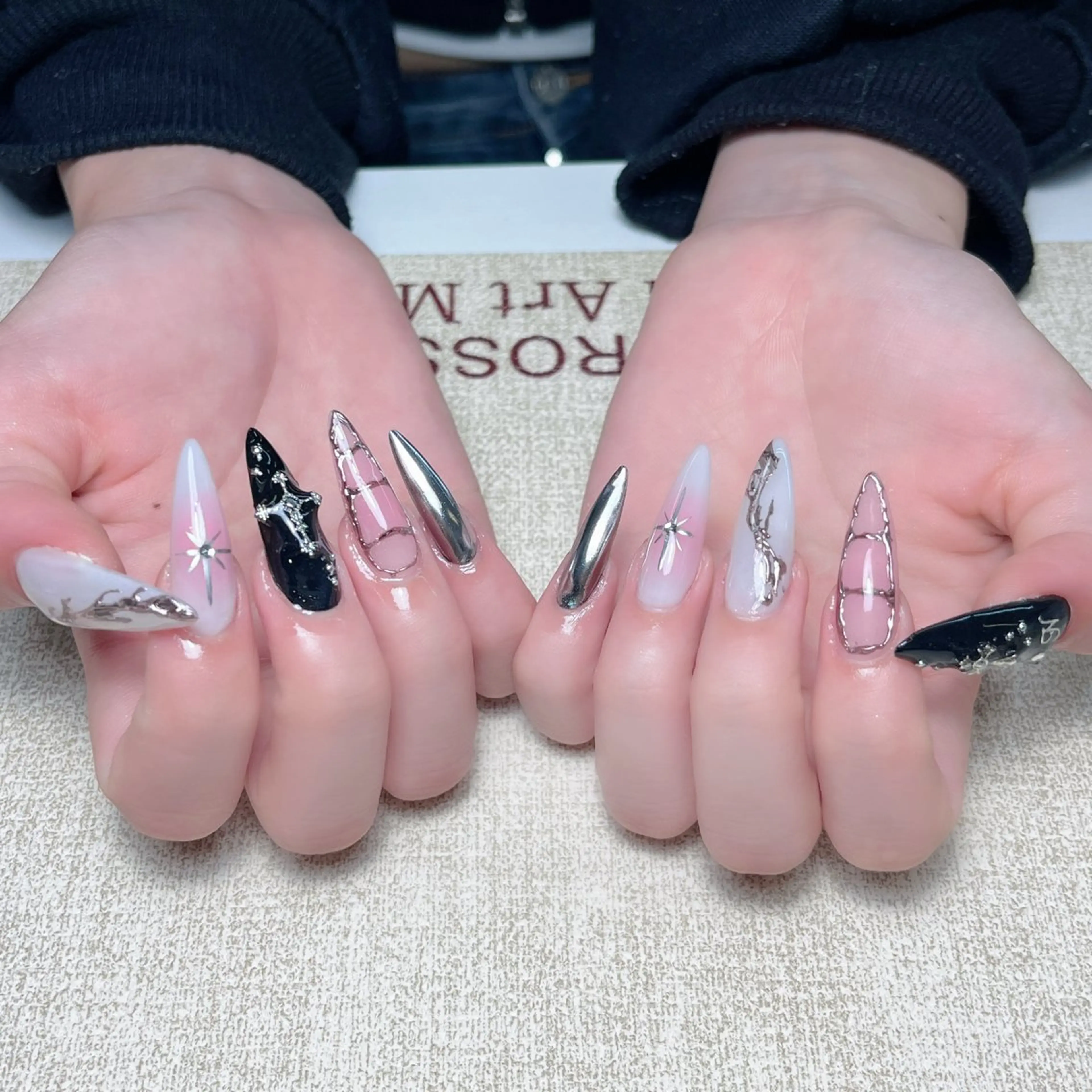 ネイル ハンドネイル ハンドケア ちごみ Novaのネイルデザイン