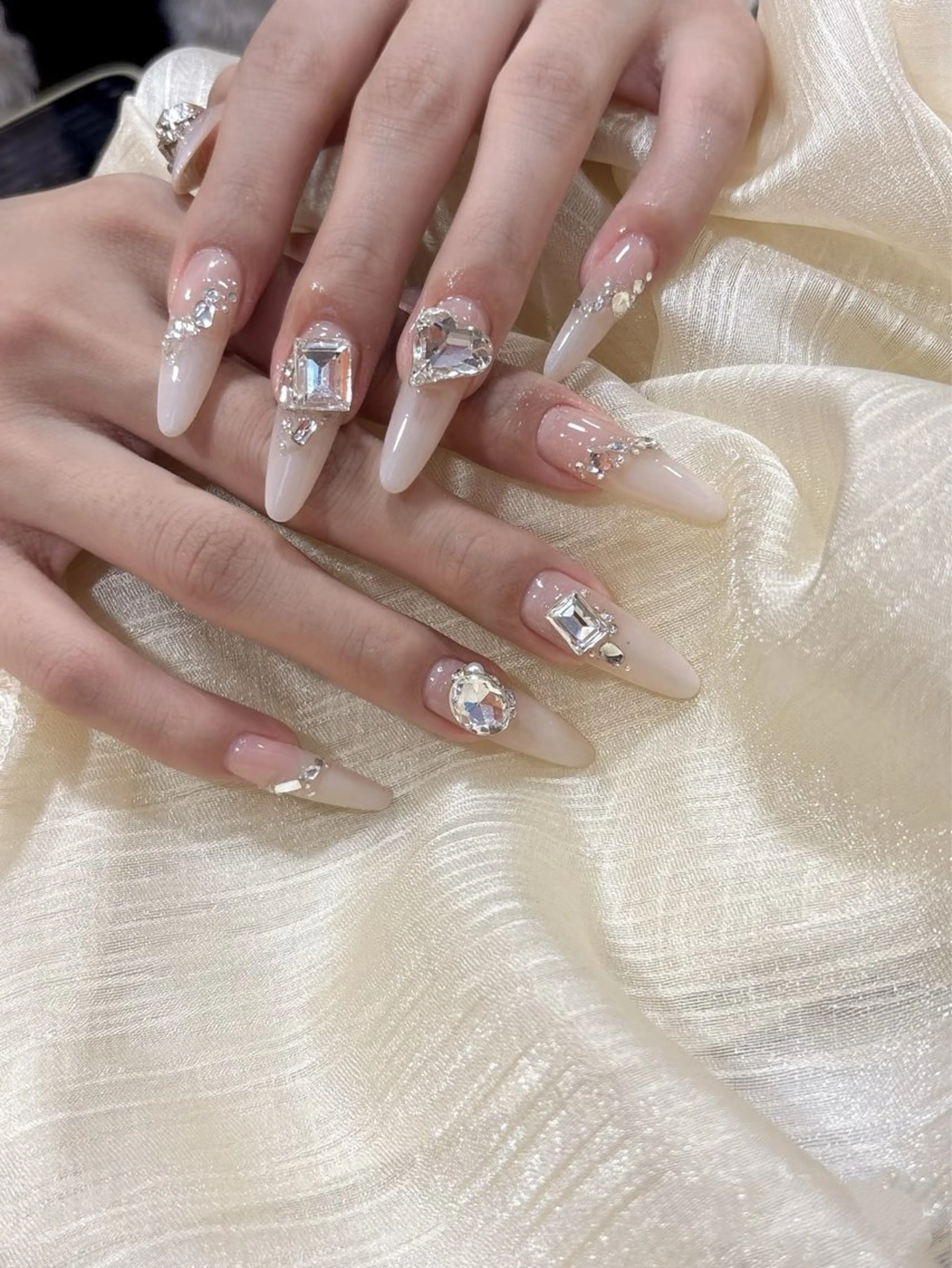 ネイル ハンドネイル ネイルサロン&スクールRAFFINE所属・RAFFINE 高田馬場ネイルサロンのネイルデザイン