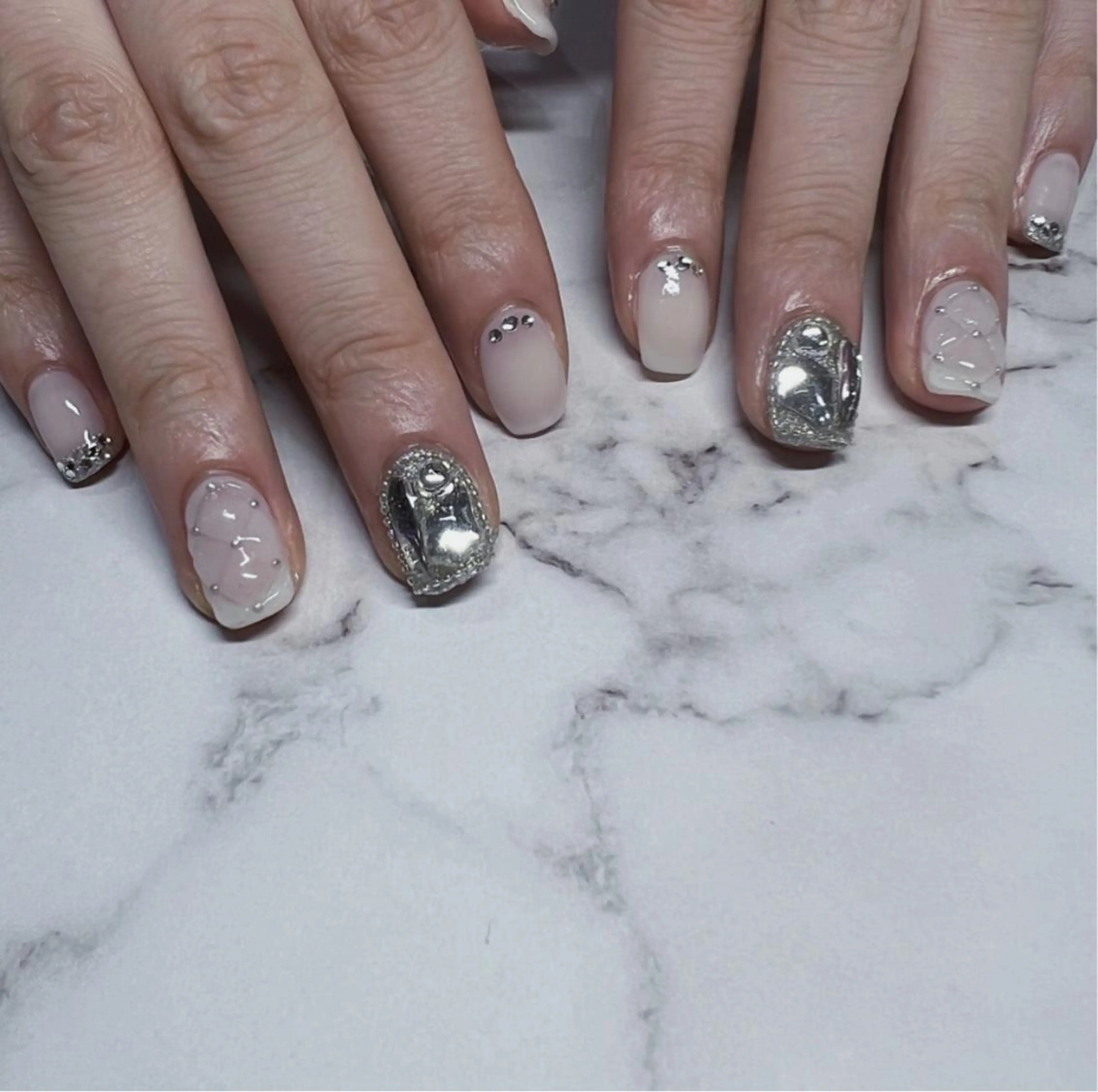 ネイル アートネイル オーロラネイル 成人式 フットネイル 韓国ネイル ハンドネイル Yudia Minoriのネイルデザイン