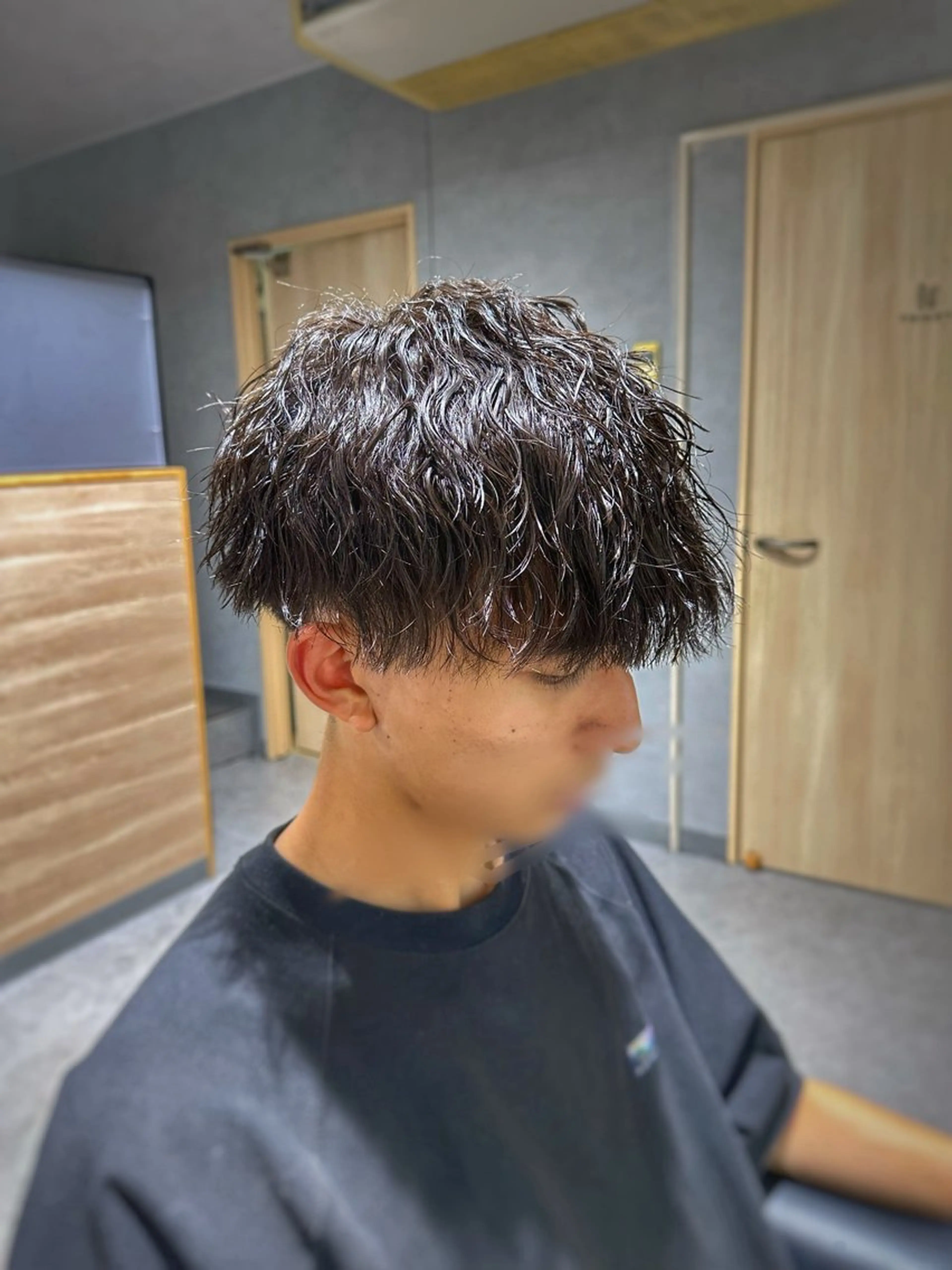 パーマ メンズ センターパート ダウンパーマ カルマパーマ マッシュ メンズパーマ 野村 俊太のヘアスタイル