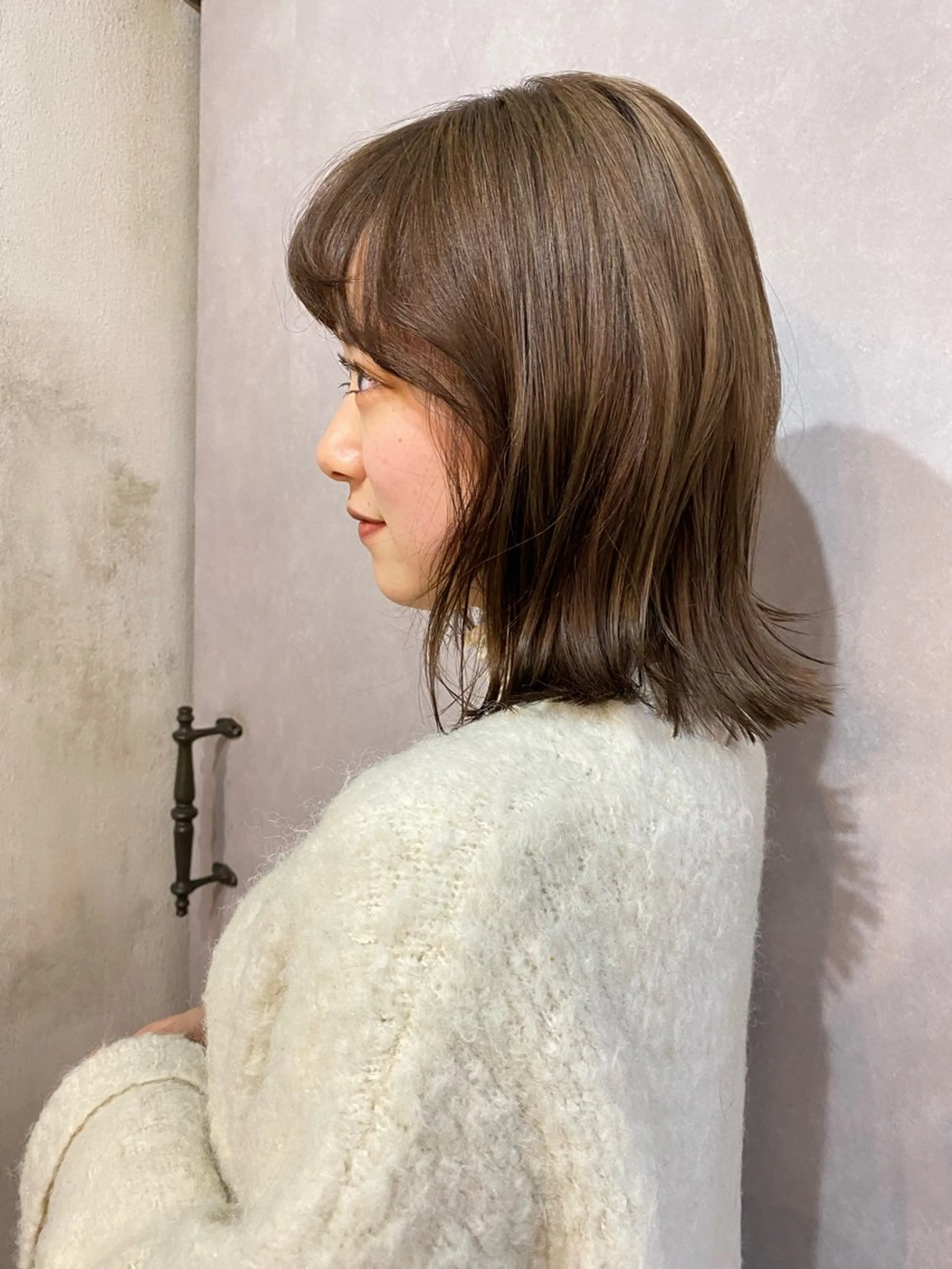 ミディアム カラー カット ヘアカラー トリートメント 肌馴染みくすみカラー 花房 佑夏のヘアスタイル