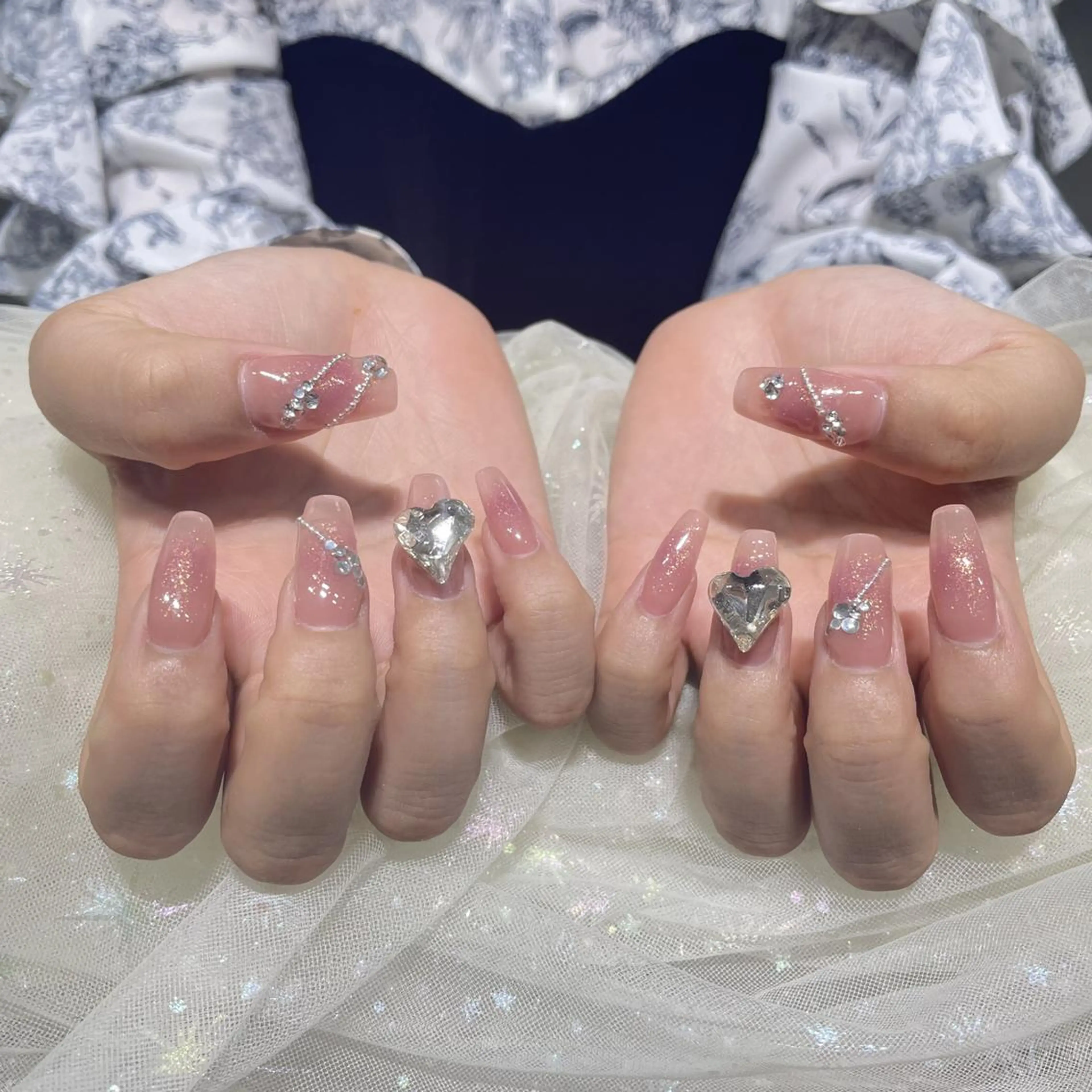 ネイル アートネイル 長さ出し ネイルチップ Queens マオのネイルデザイン