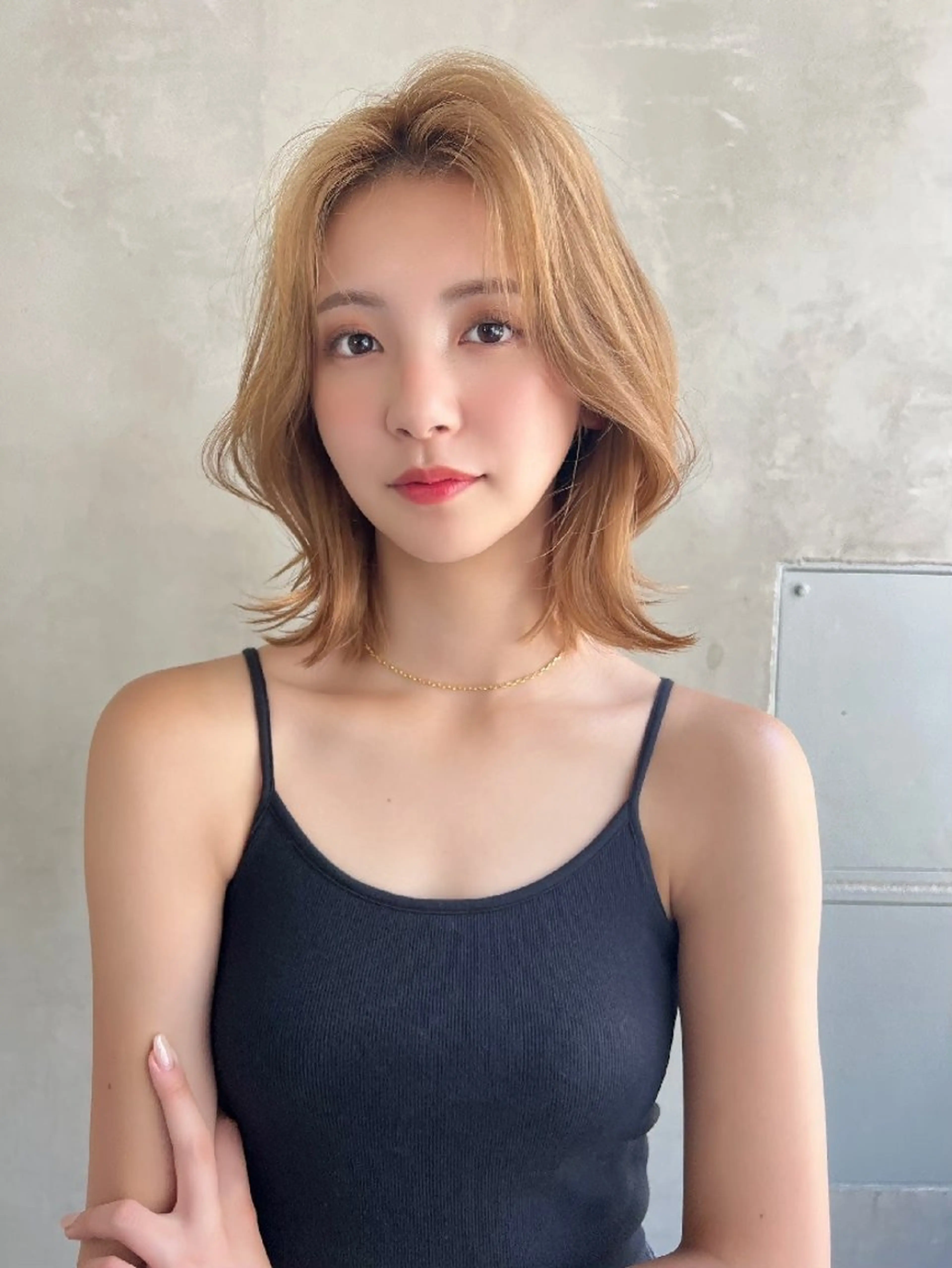 カラー ヘアカラー 森田翔斗 顔周りレイヤーのヘアスタイル