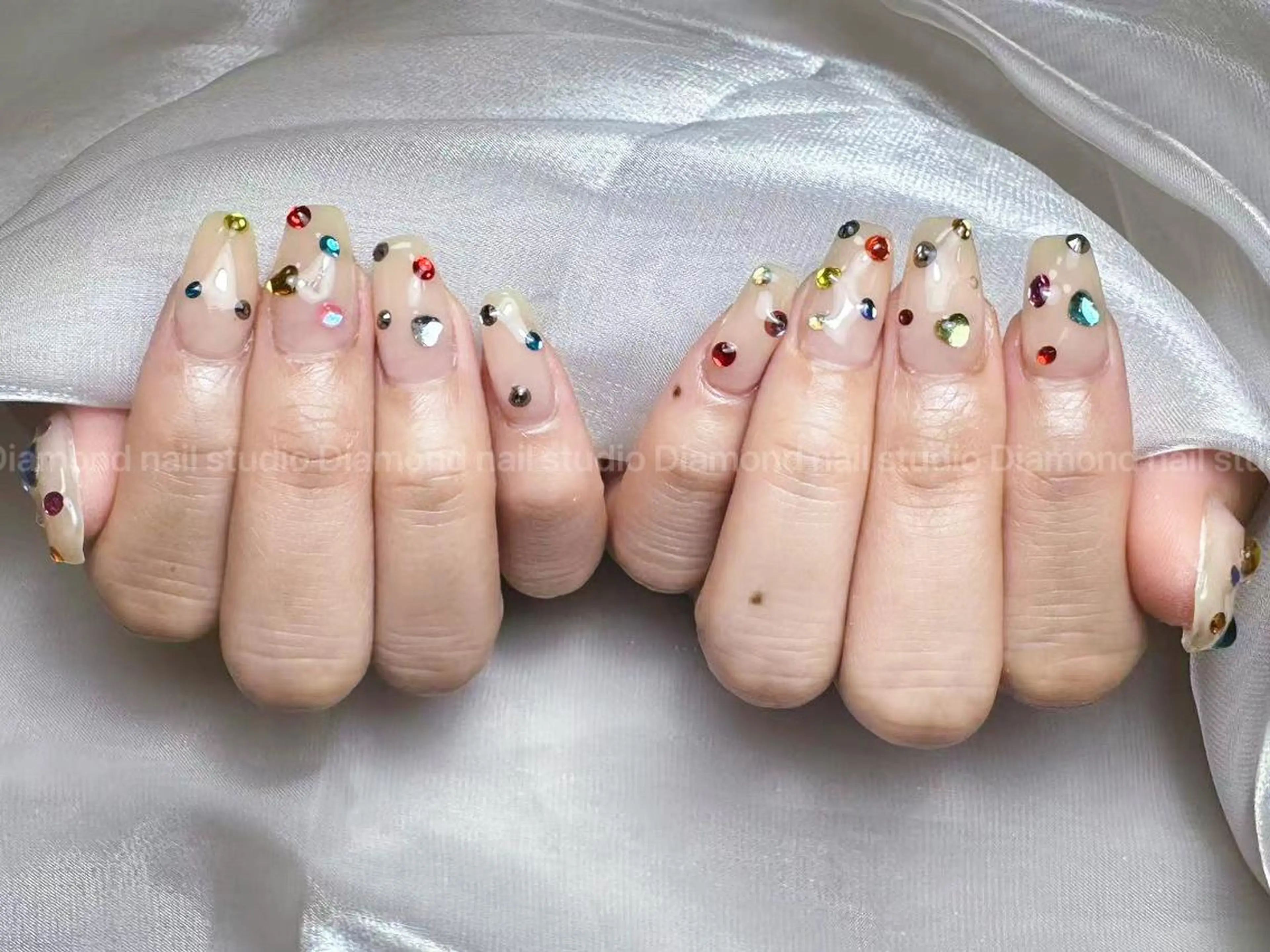 ネイル アートネイル オーロラネイル フラッシュネイル ガーリー キラキラネイル ハンドネイル DIAMOND NailStudioのネイルデザイン