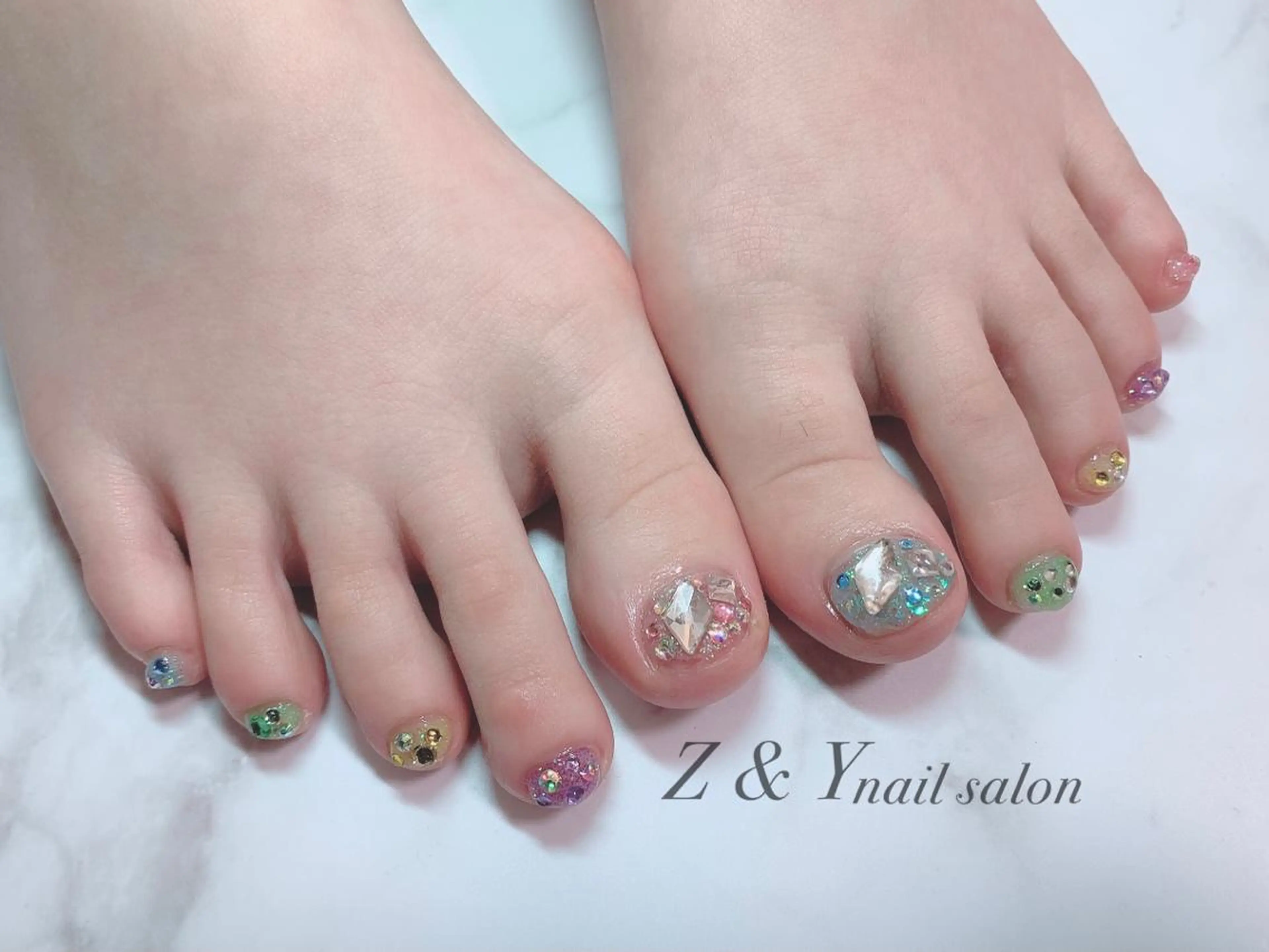 ネイル ﾌｨﾙｲﾝ専門ﾈｲﾙｻﾛﾝ彩 博多駅前店所属・ネイルサロン 彩 irodoriのネイルデザイン