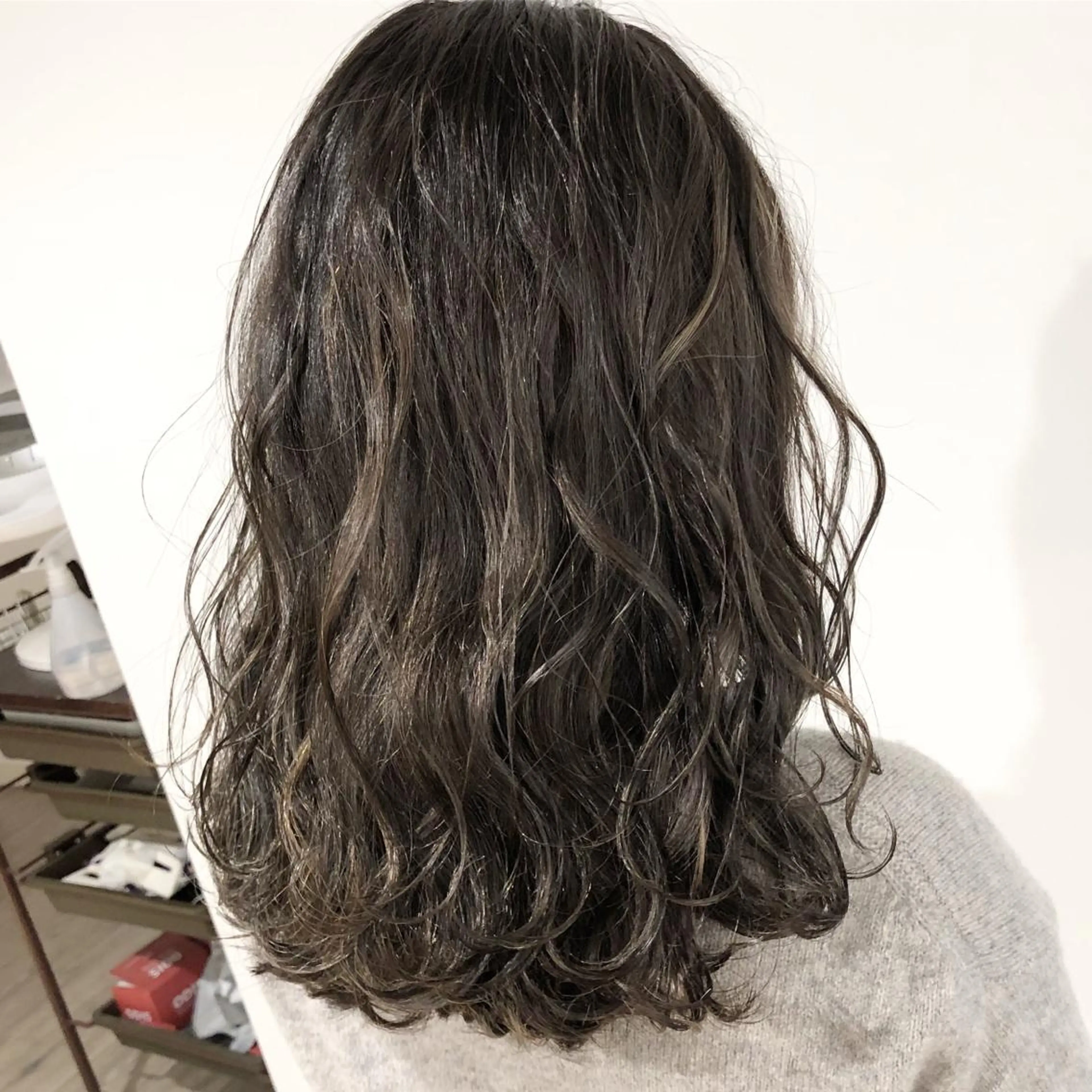 ミディアム カラー タカハシ ユウキのヘアスタイル