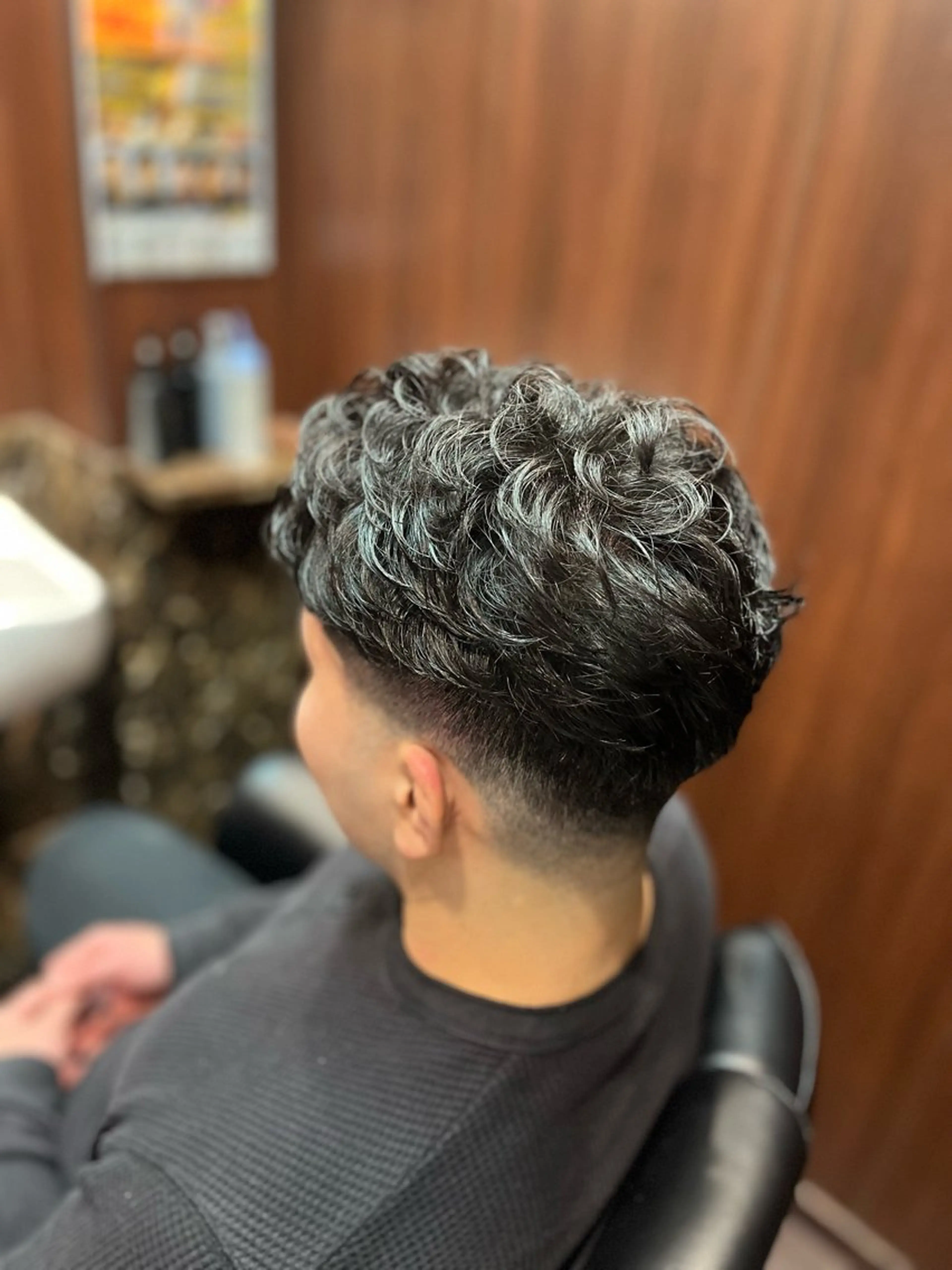 ミディアム パーマ メンズ ミディアムパーマ メンズパーマ 宮崎 陽樹のヘアスタイル