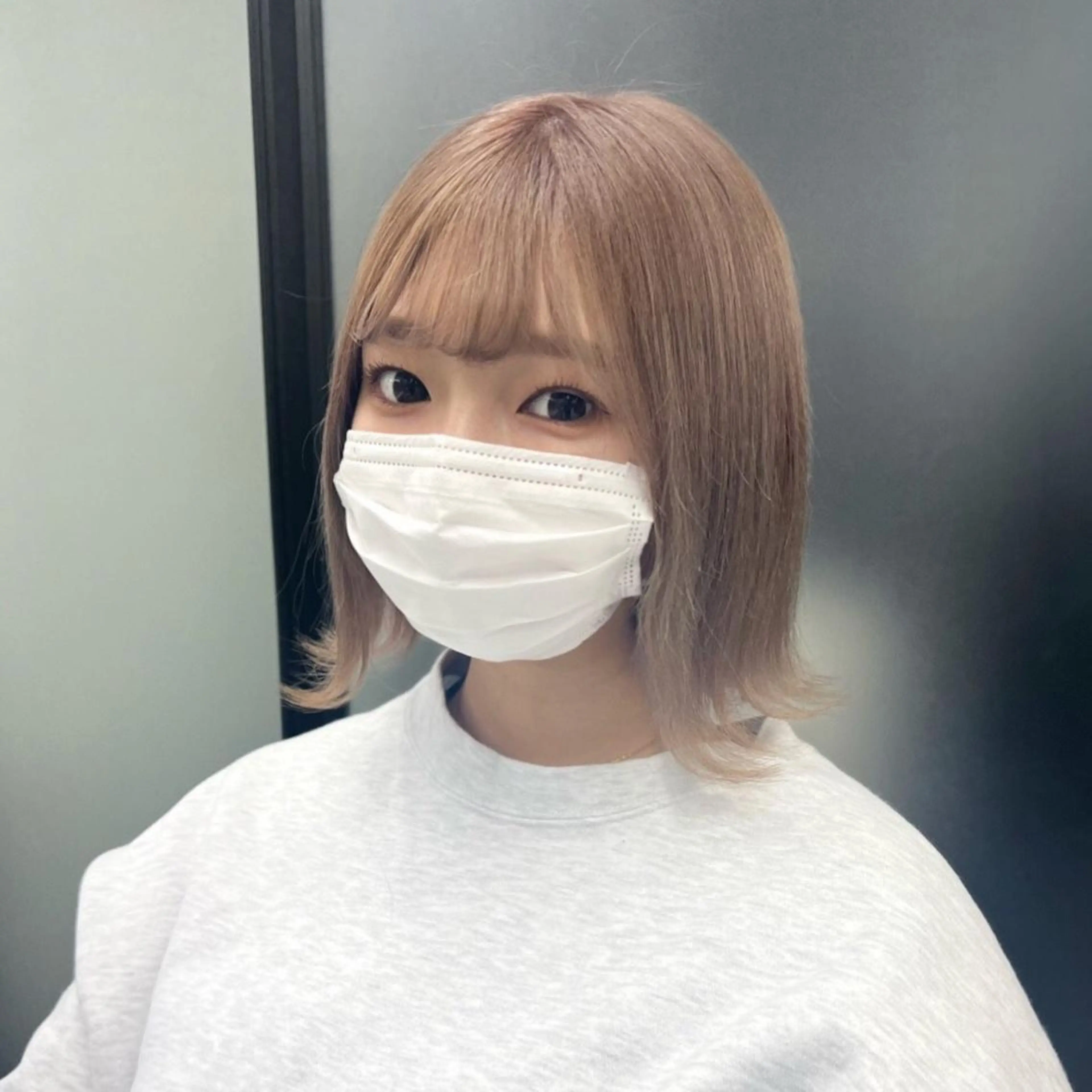 ミディアム カラー シールエクステ ハイトーンカラー エクステ ヘアカラー シールエクステ特化 ハイトーン、NANAのヘアスタイル