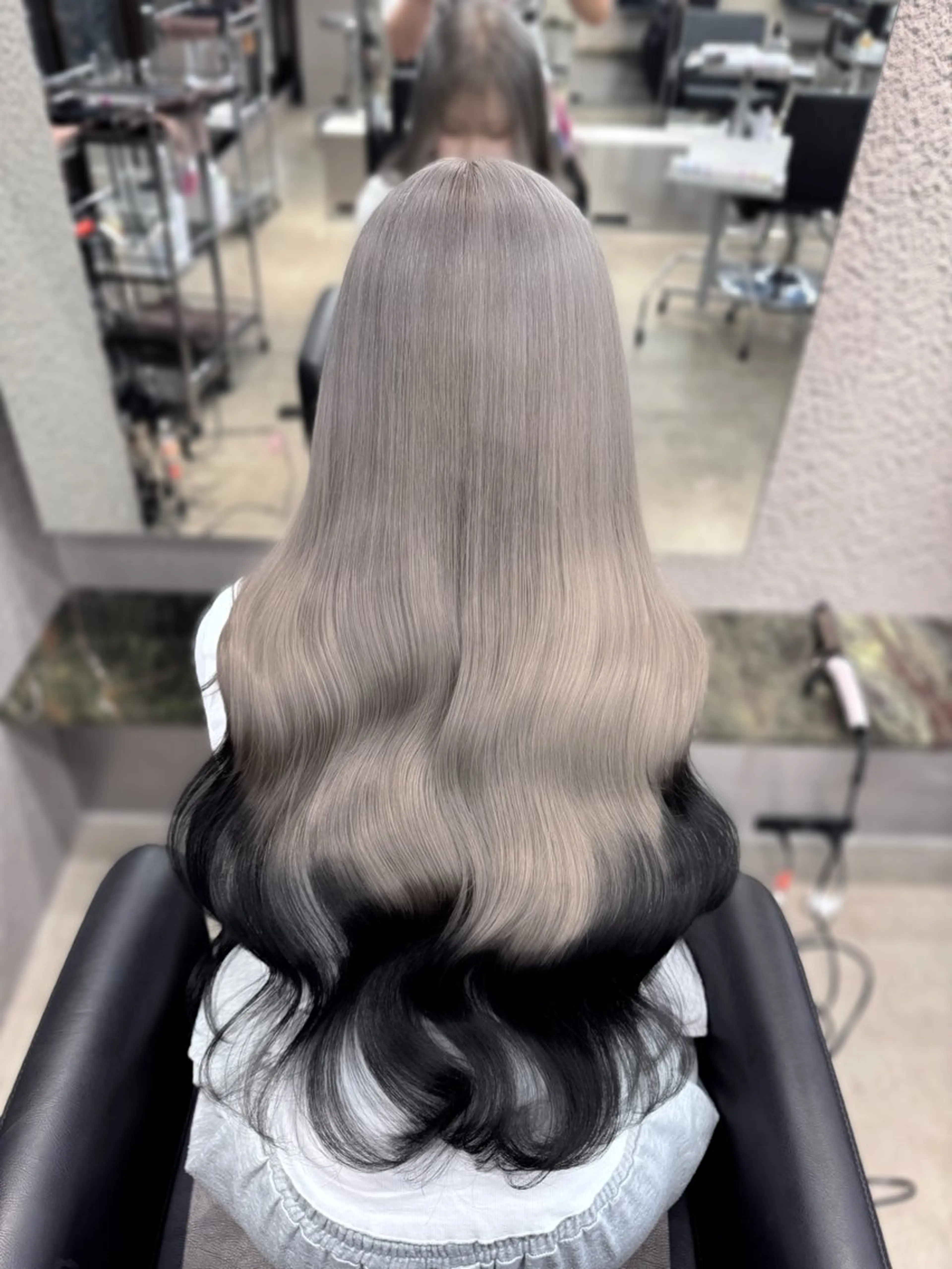 ロング ヘアカラー 吉澤 愛心のヘアスタイル