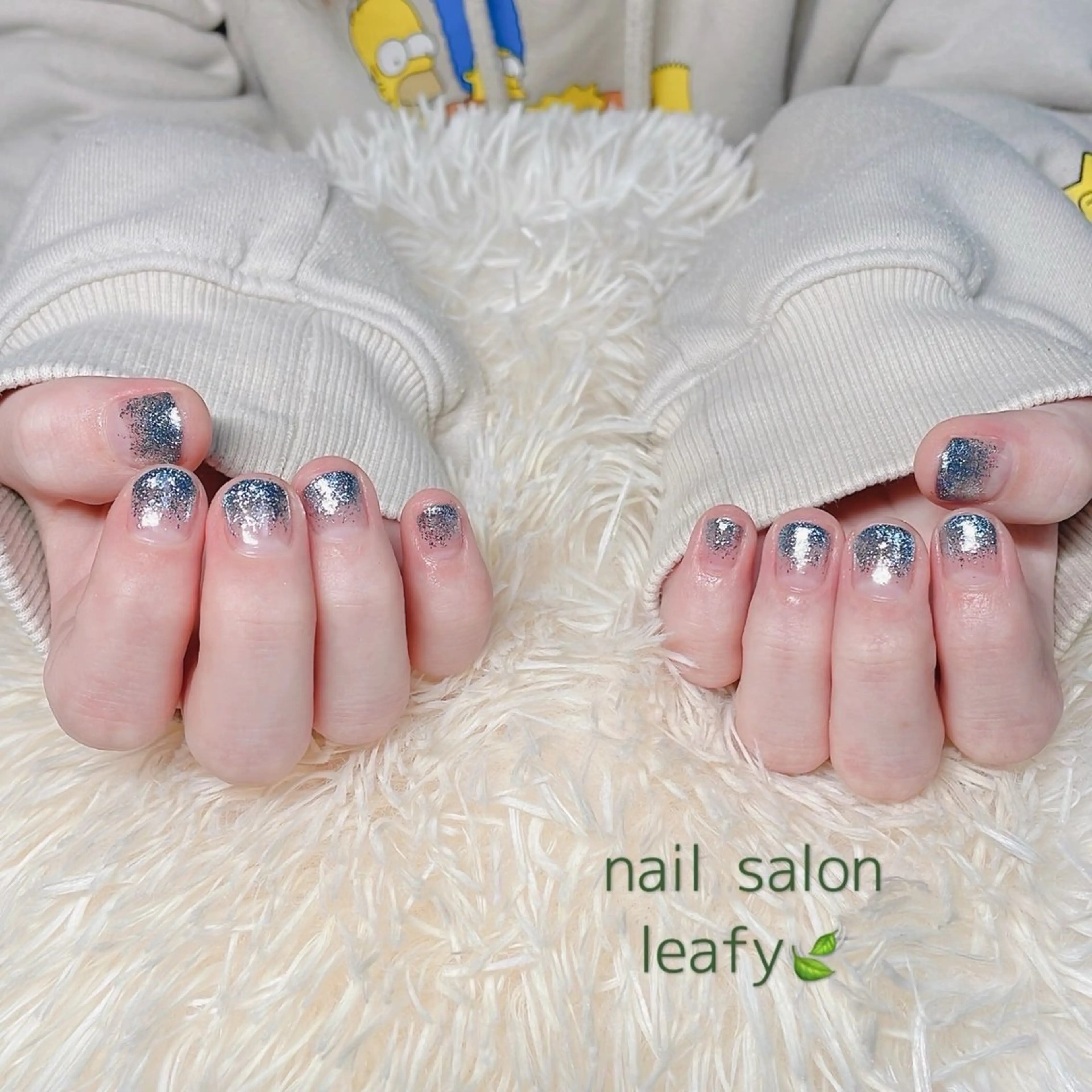 ネイル ブルー ラメ(グリッター) ラメグラデーション ショートネイル ハンドネイル ネイルサロン leafyのネイルデザイン