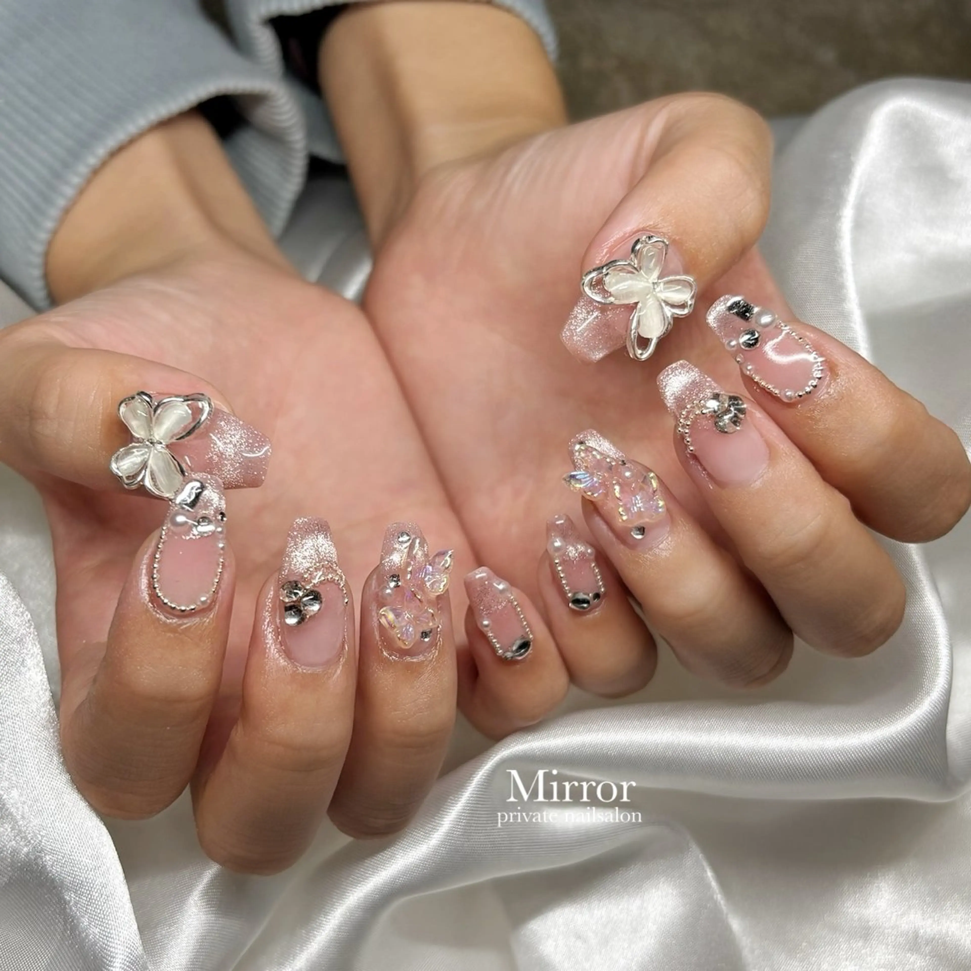 ネイル nailsalon Mirrorのネイルデザイン