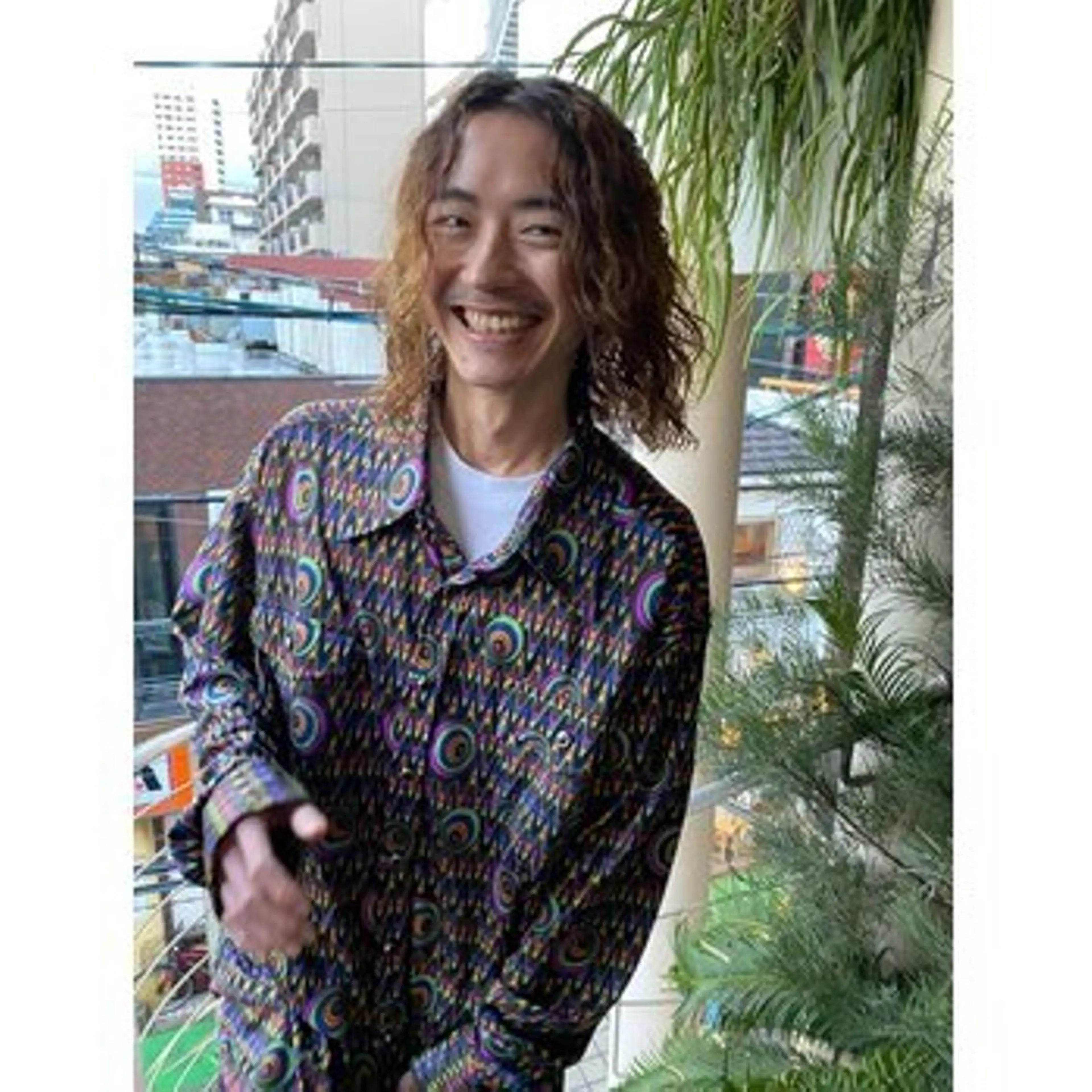 ミディアム メンズ qiie ワンカラー ダブルカラーのヘアスタイル