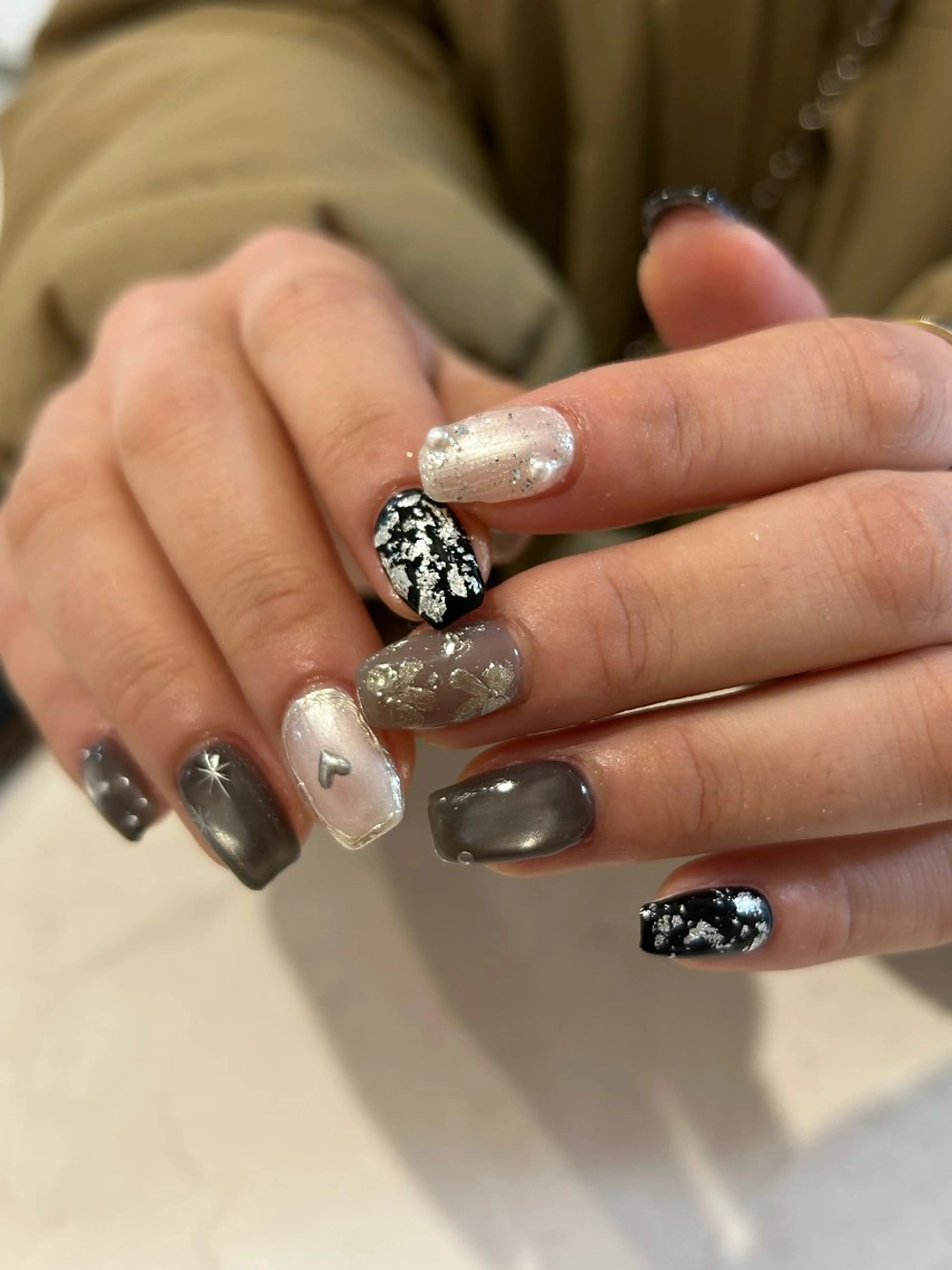 ネイル Salondevi2 isanaのネイルデザイン