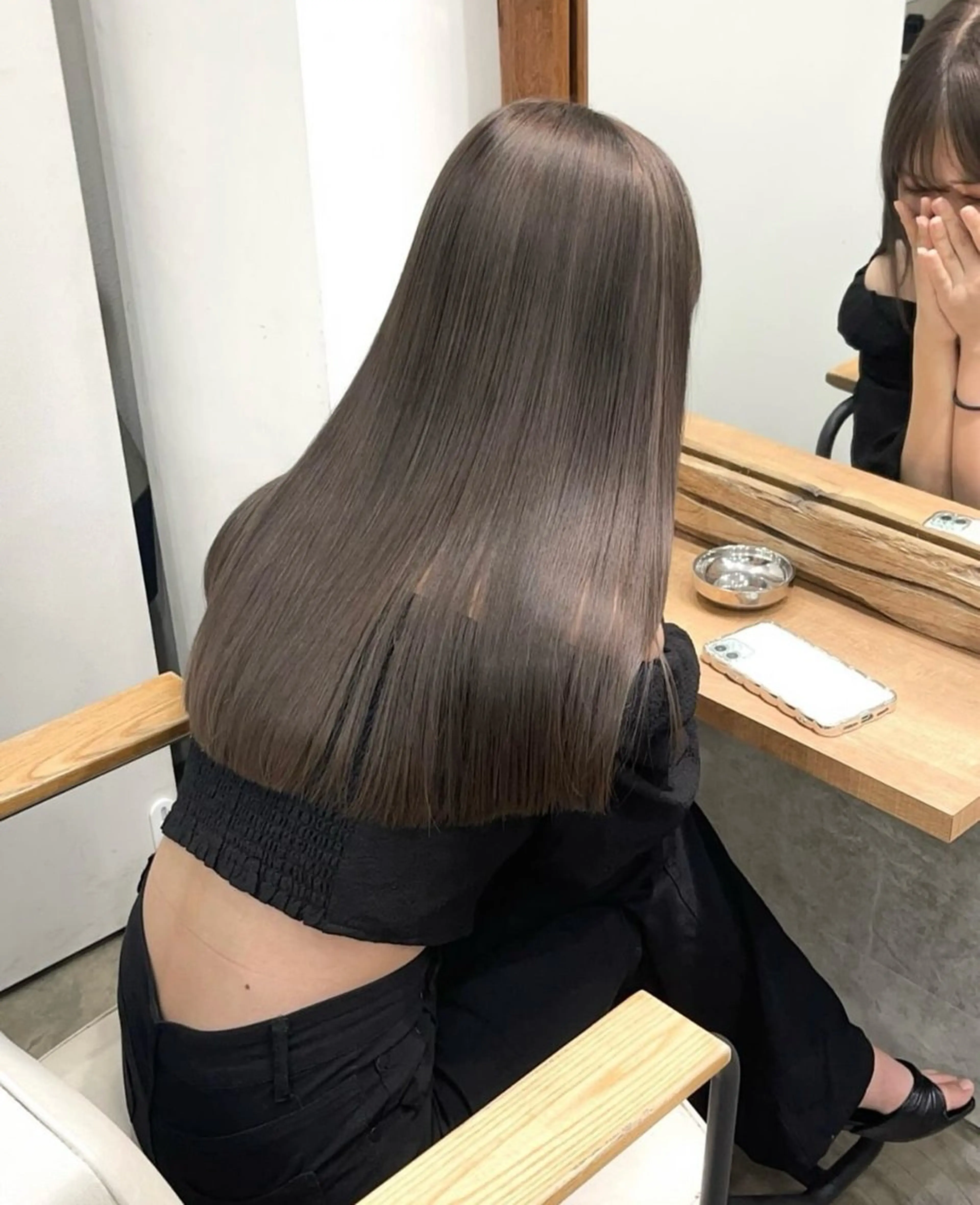 【グレージュ🩶】リタッチブリーチ＋オンカラー＋トリートメントの写真