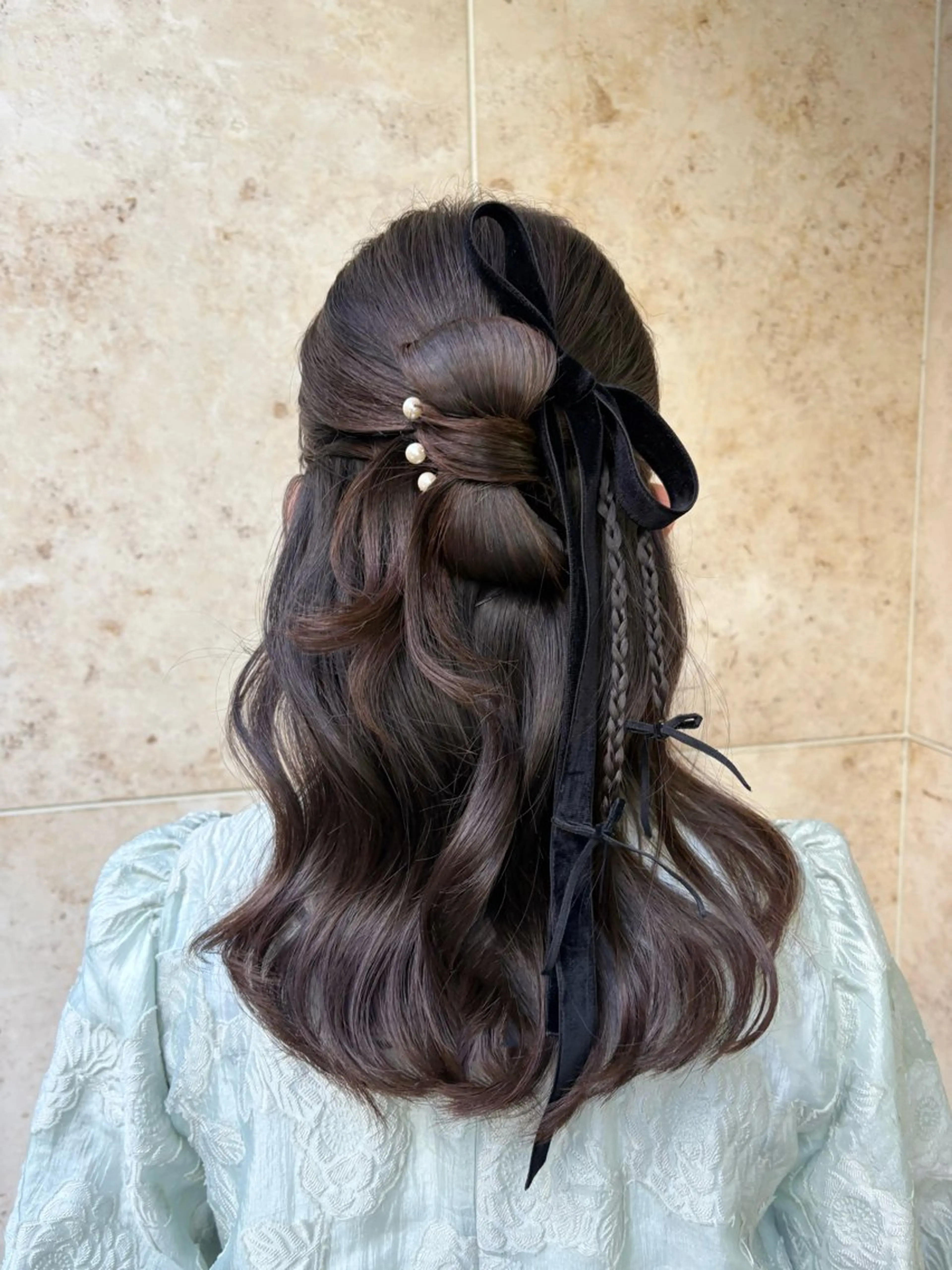 セミロング ヘアアレンジ ビーイー東京所属・たかや みなみのヘアスタイル