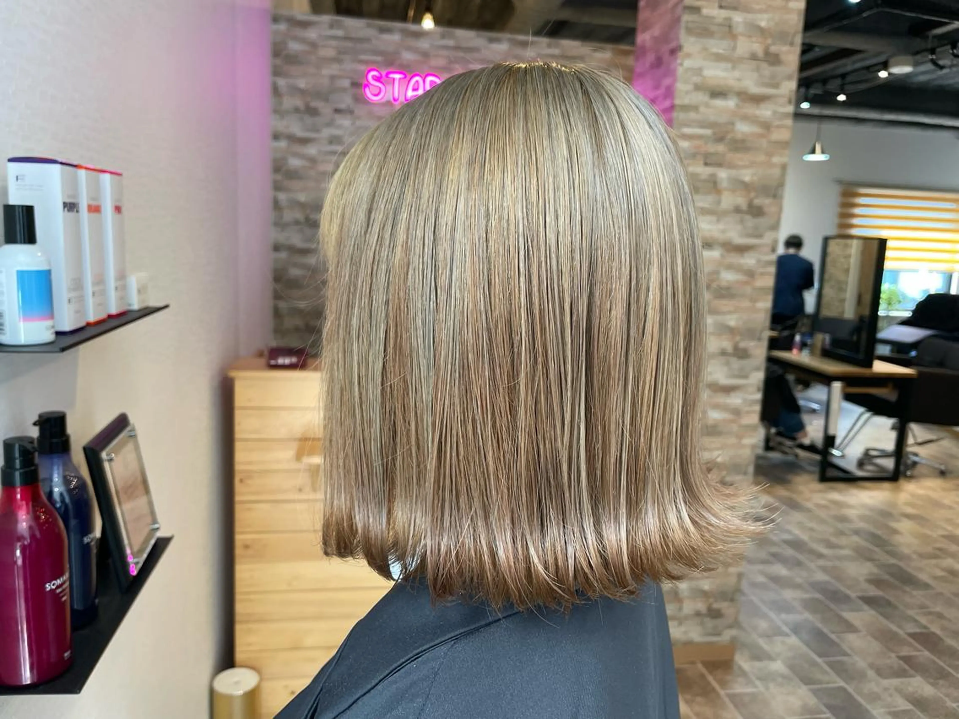 ミディアム SALOWIN心斎橋Suite店所属・ブリーチ毛にもできる 縮毛矯正|鷹司郎のヘアスタイル