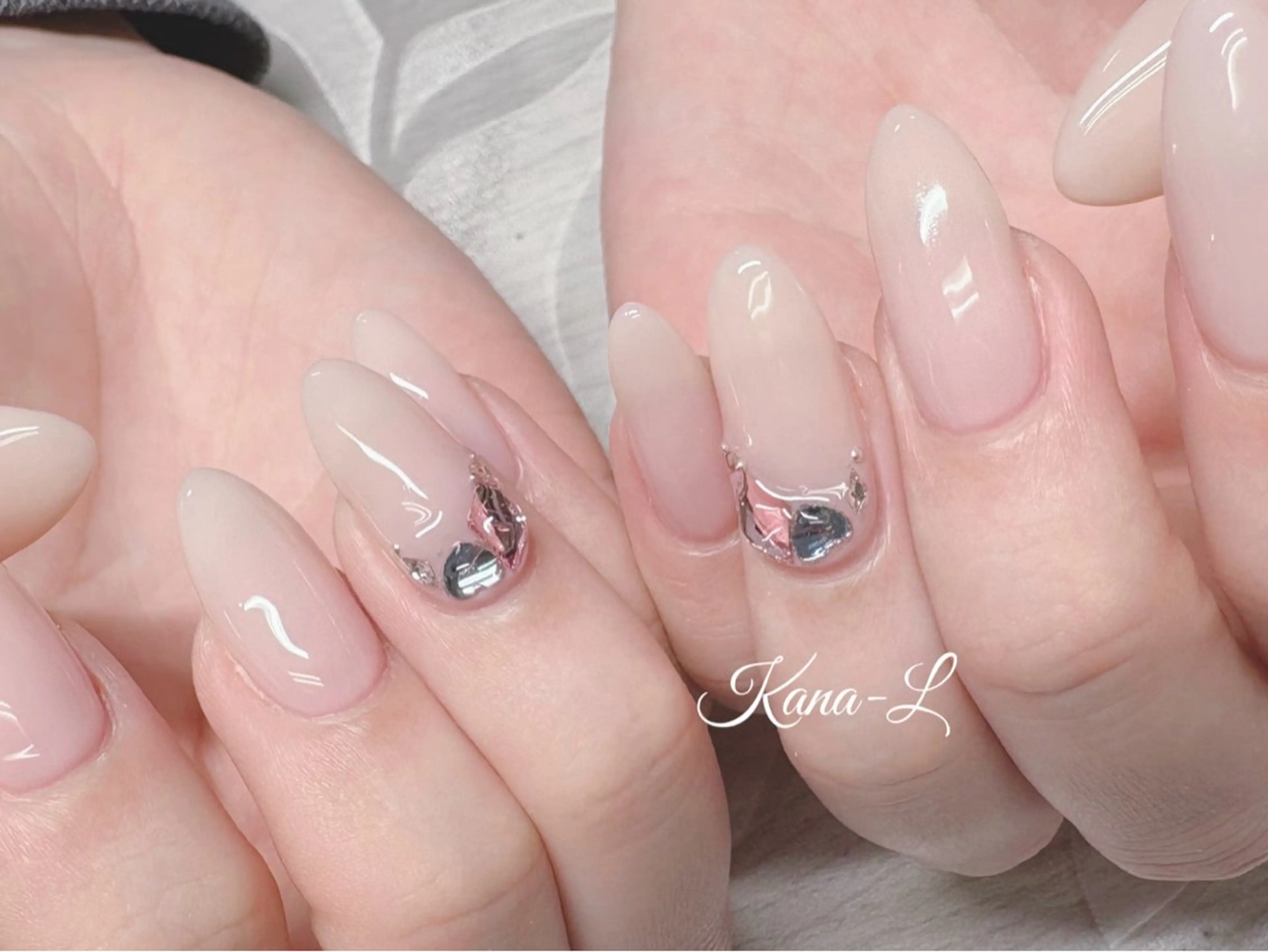 ネイル 芦辺 香奈のネイルデザイン