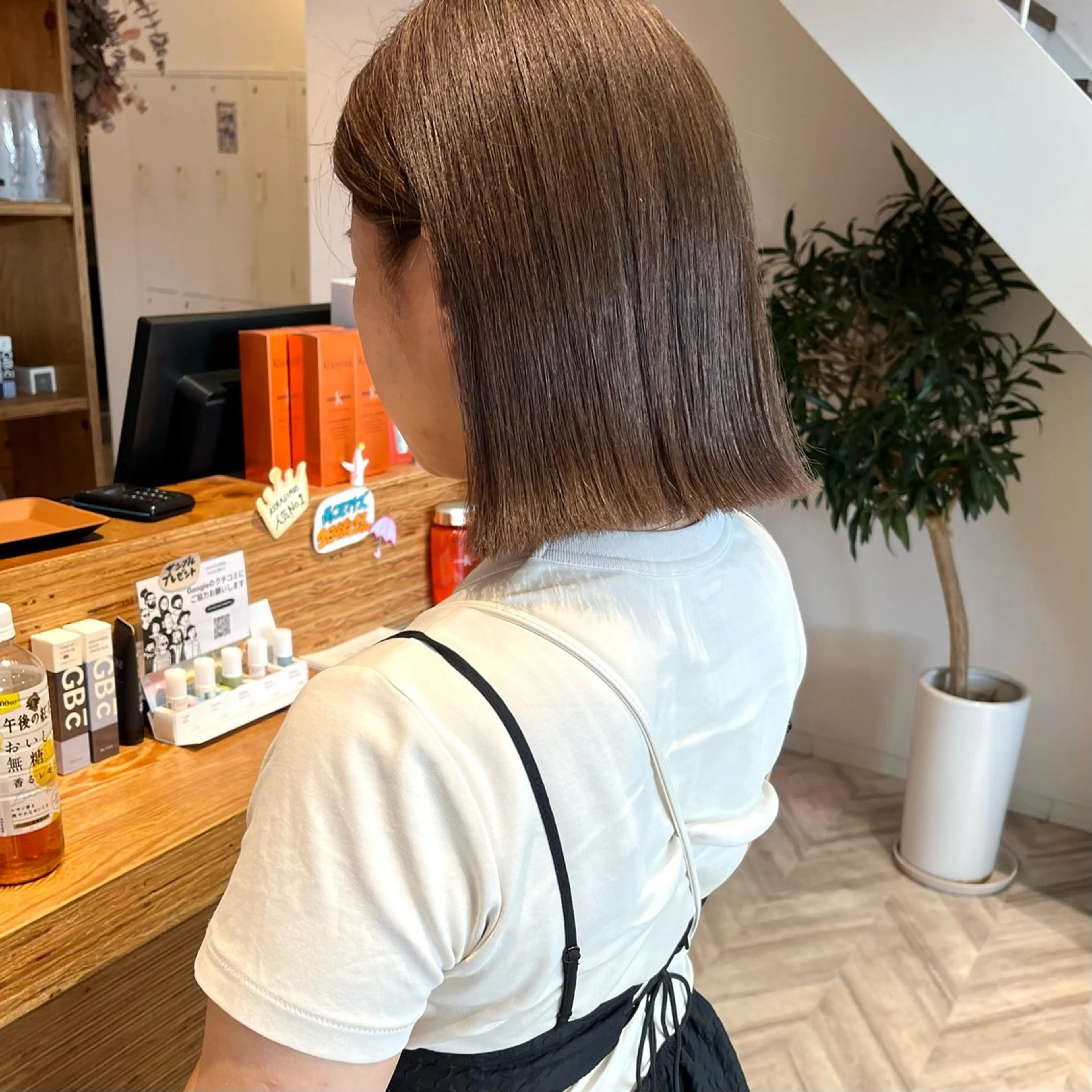 ショート カラー 切りっぱなしボブ ダブルカラー ボブ 外ハネヘア ボブ/透明感カラー /坂口恵梨子のヘアスタイル