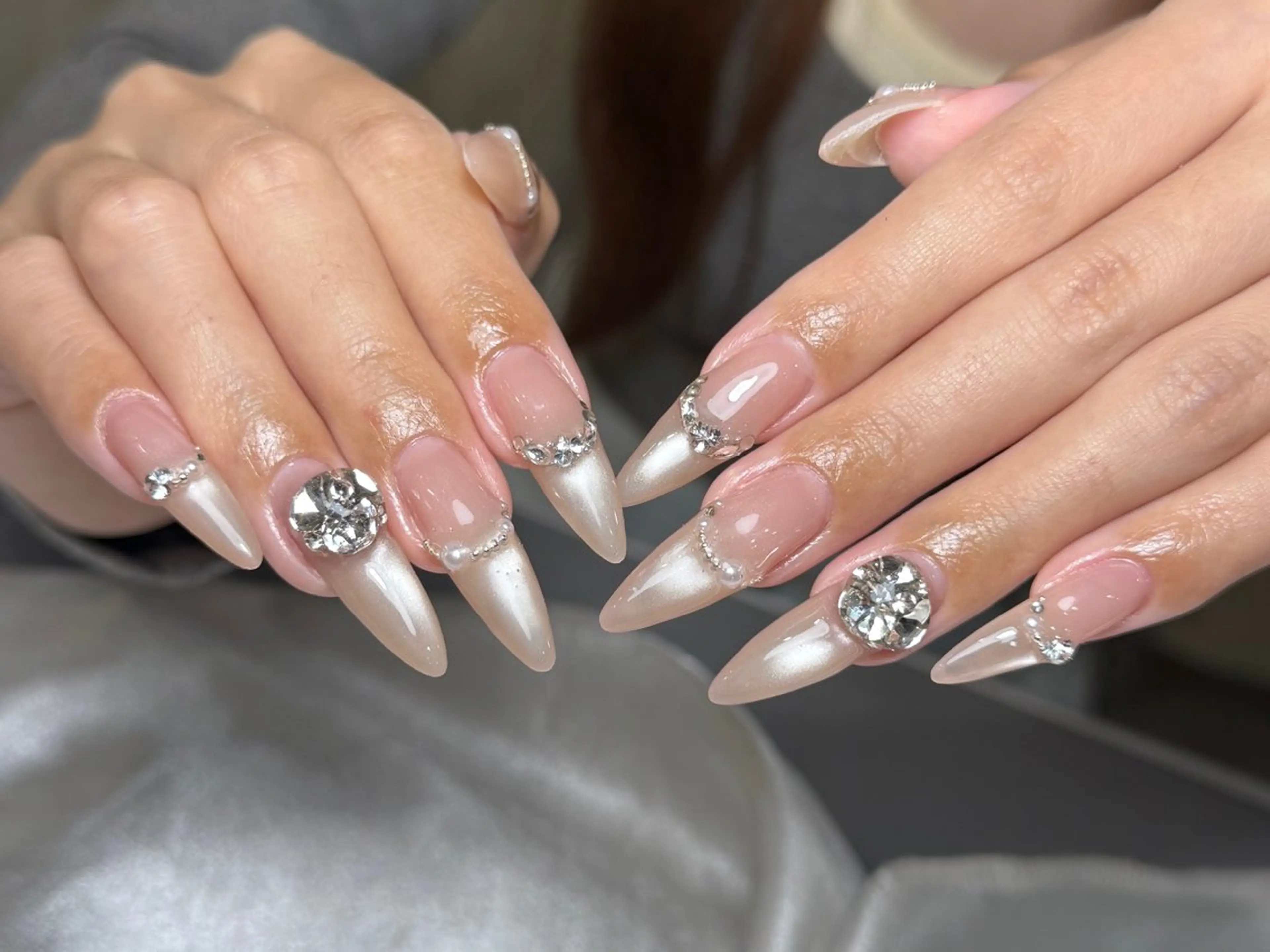 ネイル チークネイル フレンチネイル ガラスフレンチ グラデーション キラキラネイル Rin Nail 新大久保店のネイルデザイン