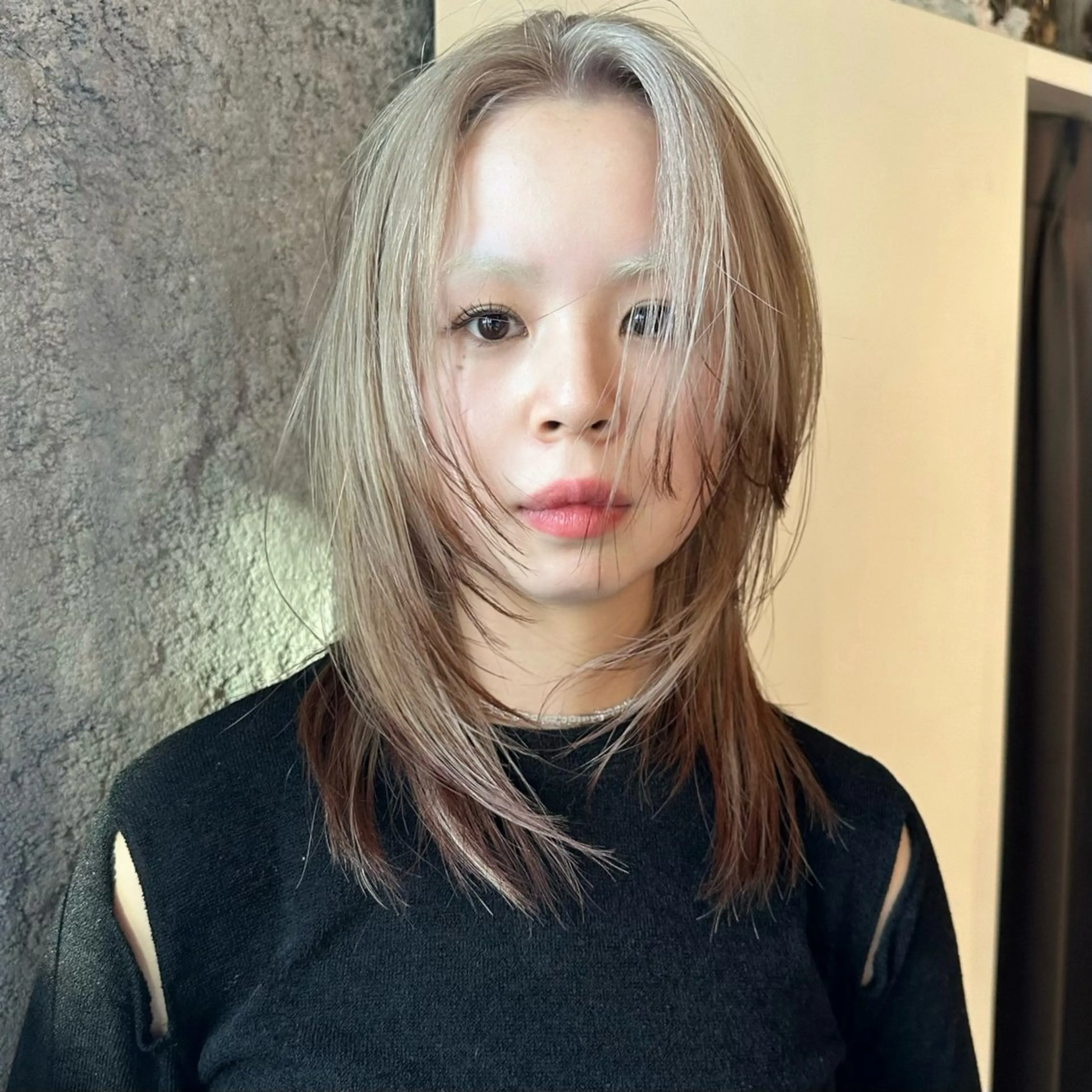 ミディアム カラー デザインカラー 顔まわりレイヤー レイヤーカット カット ヘアカラー bloc japon所属・ﾌﾞﾚｲｽﾞ˚✧₊⁎ ﾚｲﾔｰToriのヘアスタイル